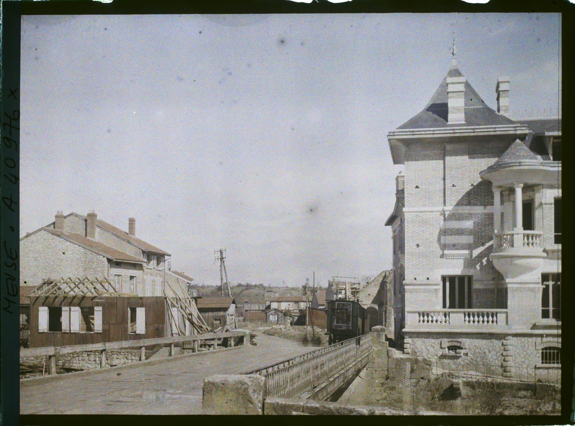 Image représentant France, Varennes, Entrée par le Pont