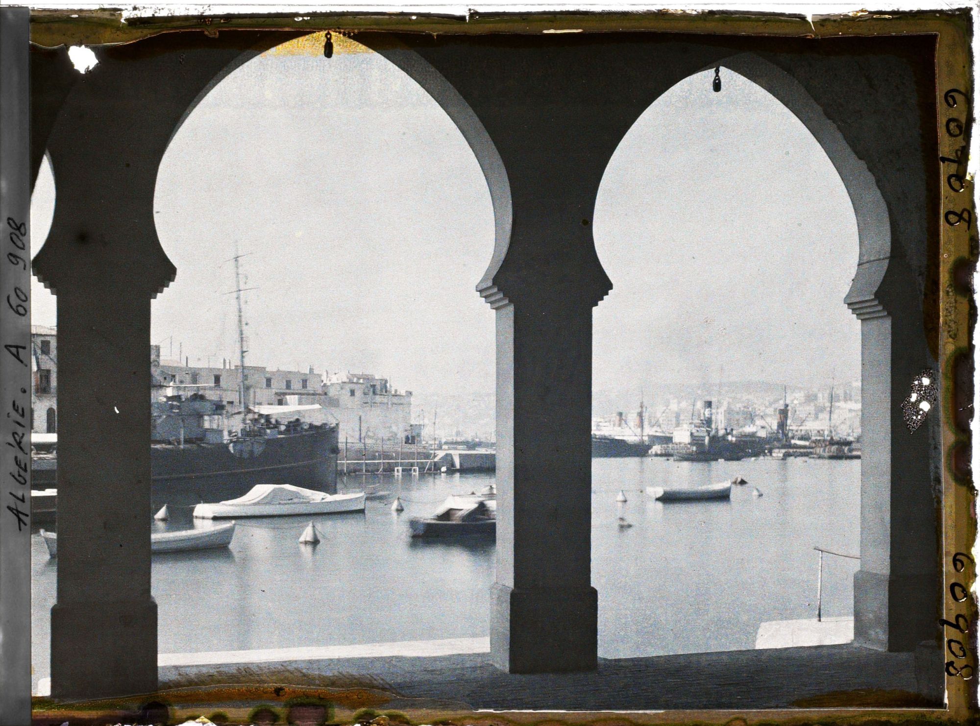 Image représentant Le port vu de l'Amirauté