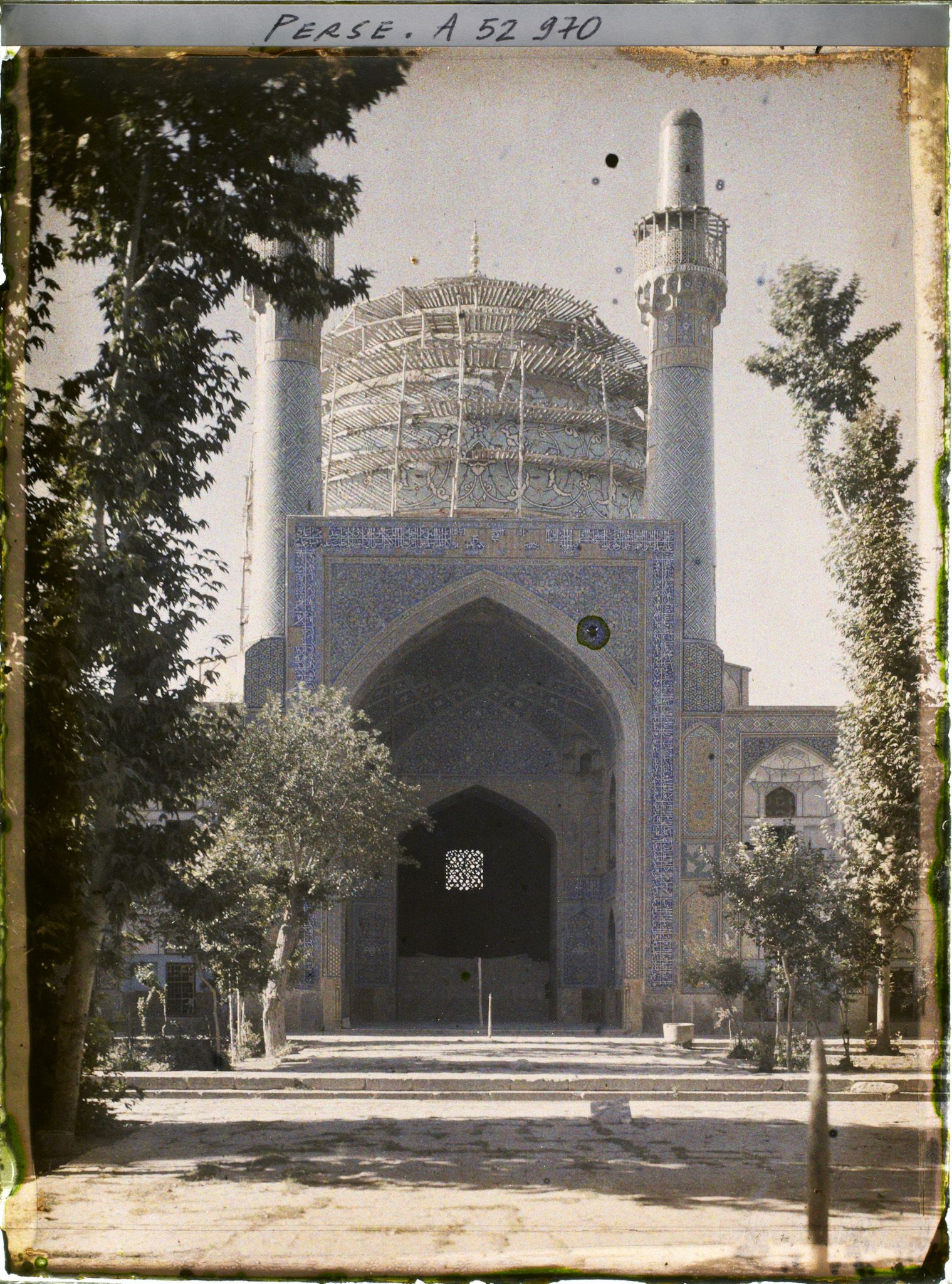Image représentant La Madreseh Mader-i-Chah, école coranique dite "de la mère du Chah" (1714)
