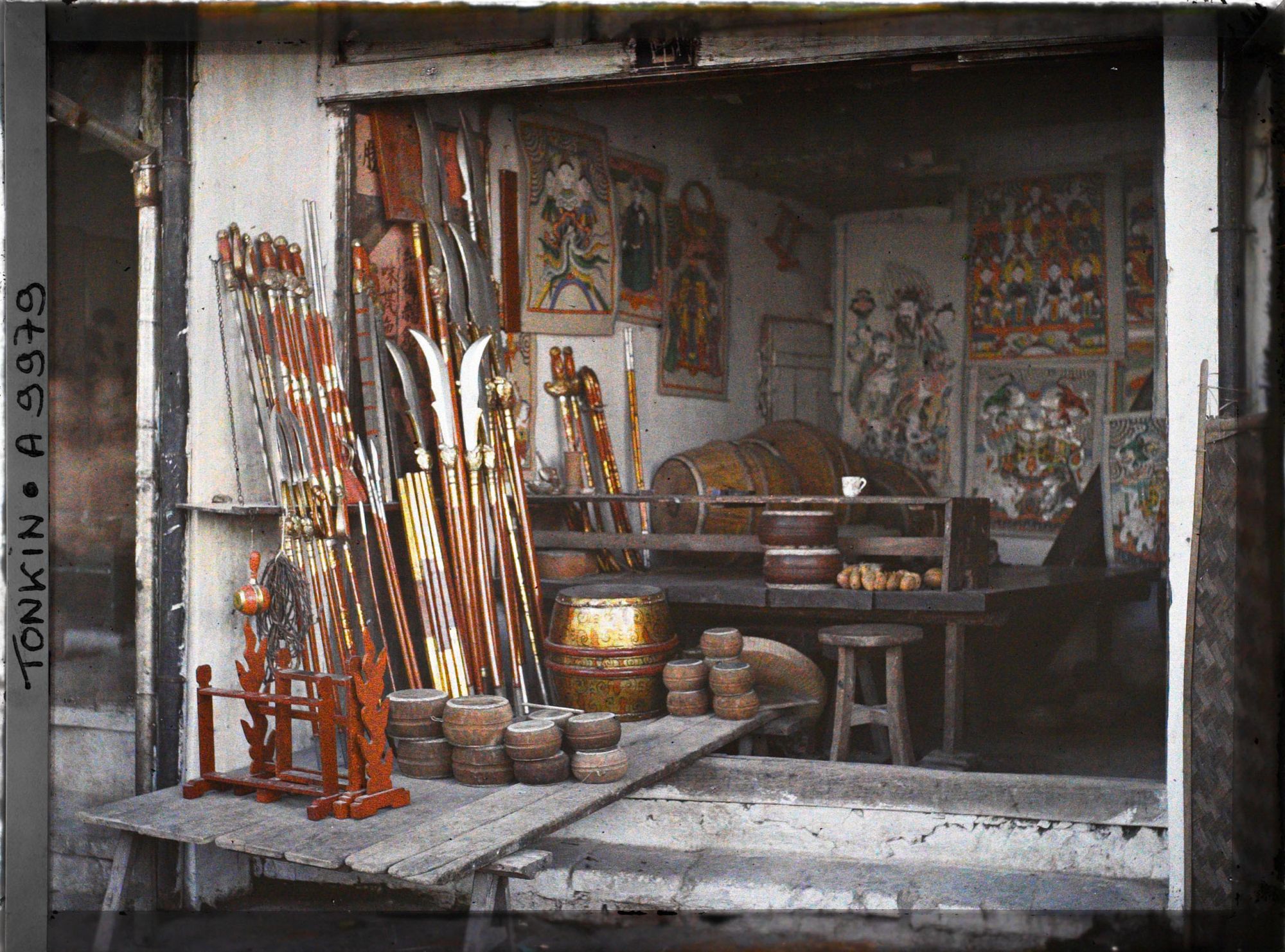 Image représentant L'intérieur d'une boutique d'objets cultuels