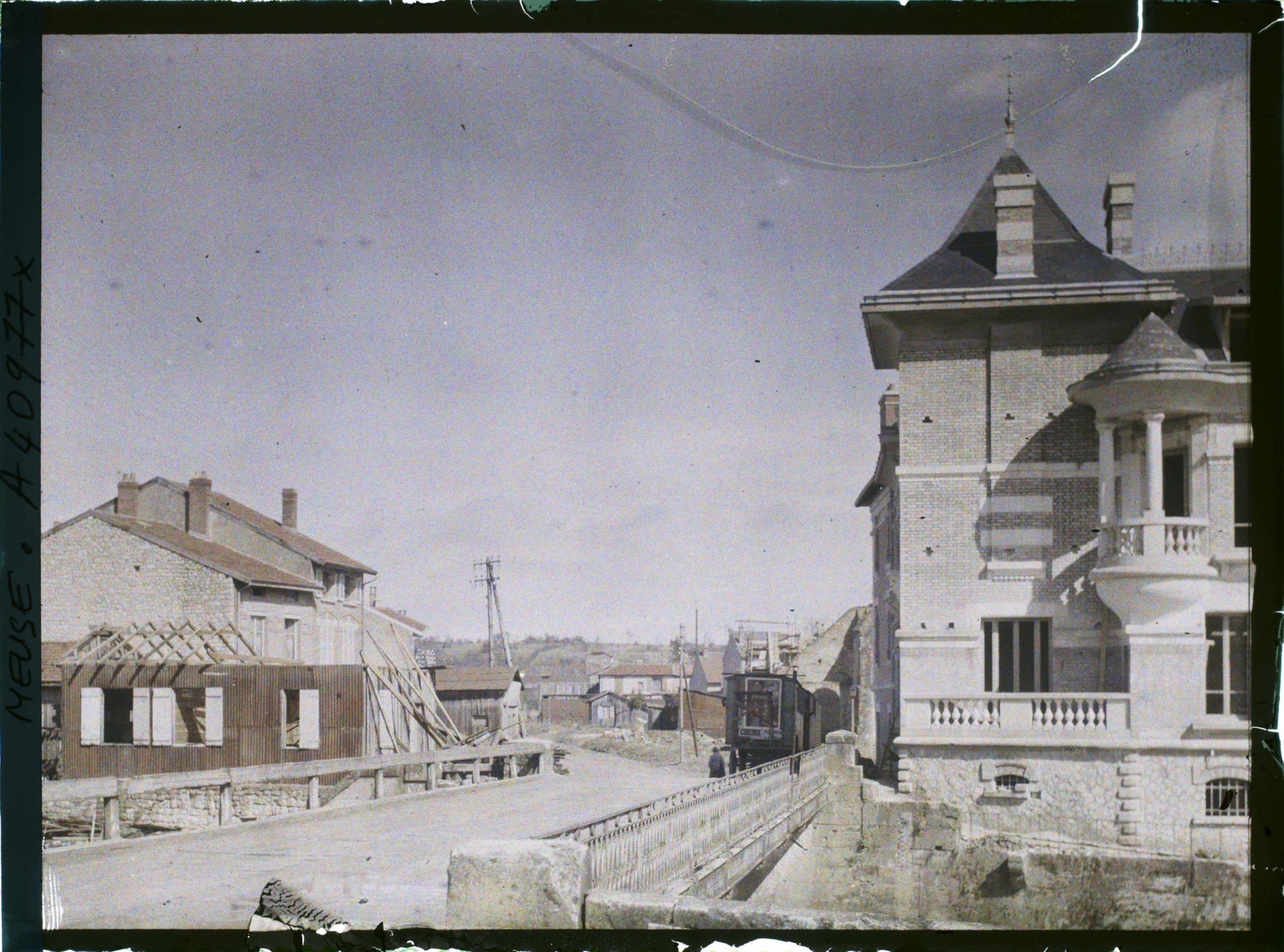 Image représentant France, Varennes, Entrée par le Pont