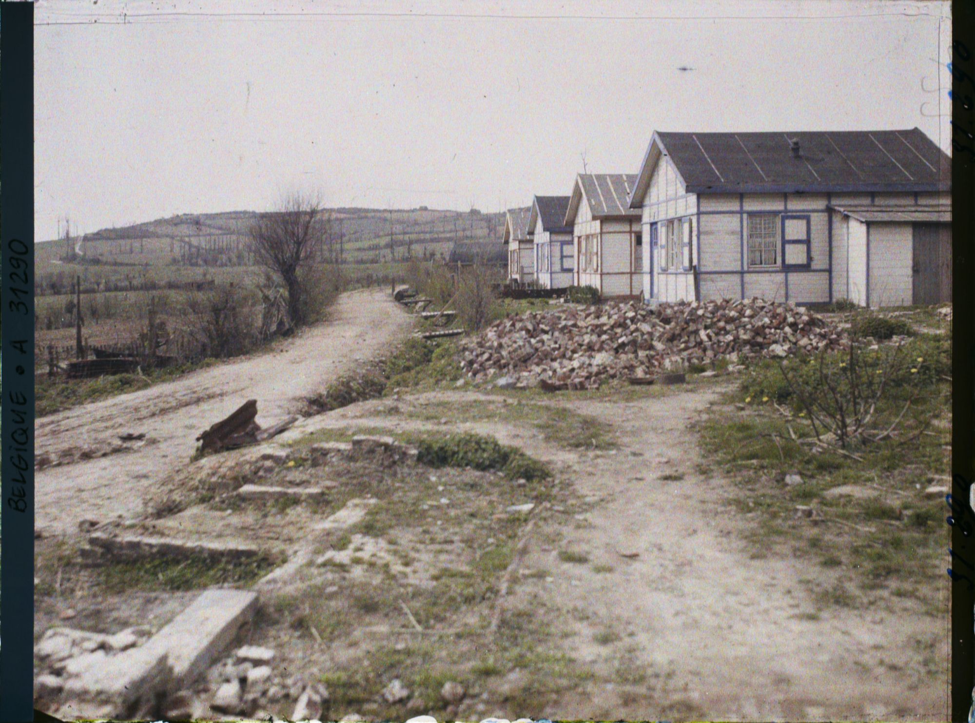 Image représentant Belgique, Locre, Mont Rouge et maisons provisoires du Village