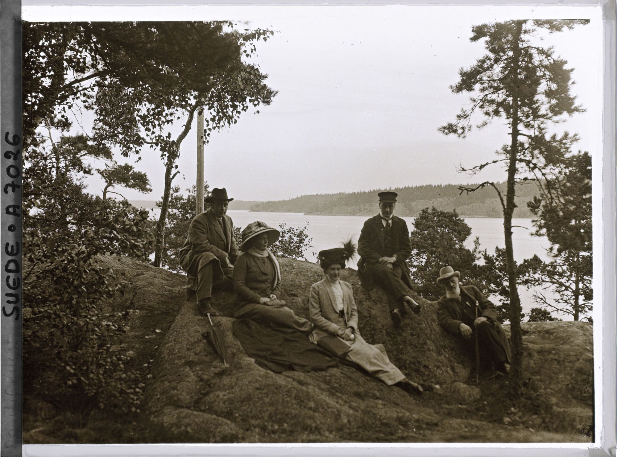 Image représentant Johan-Henrik Palme accompagné de membres de sa famille