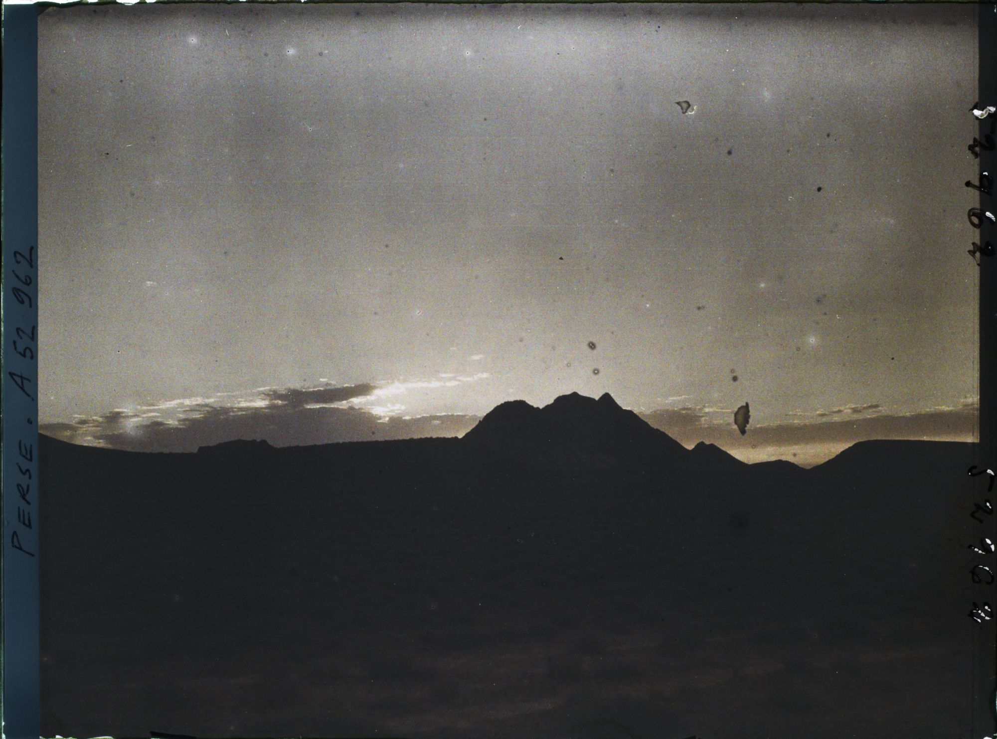 Image représentant Coucher de soleil sur le haut plateau persan à 2 heures au sud de Delijan