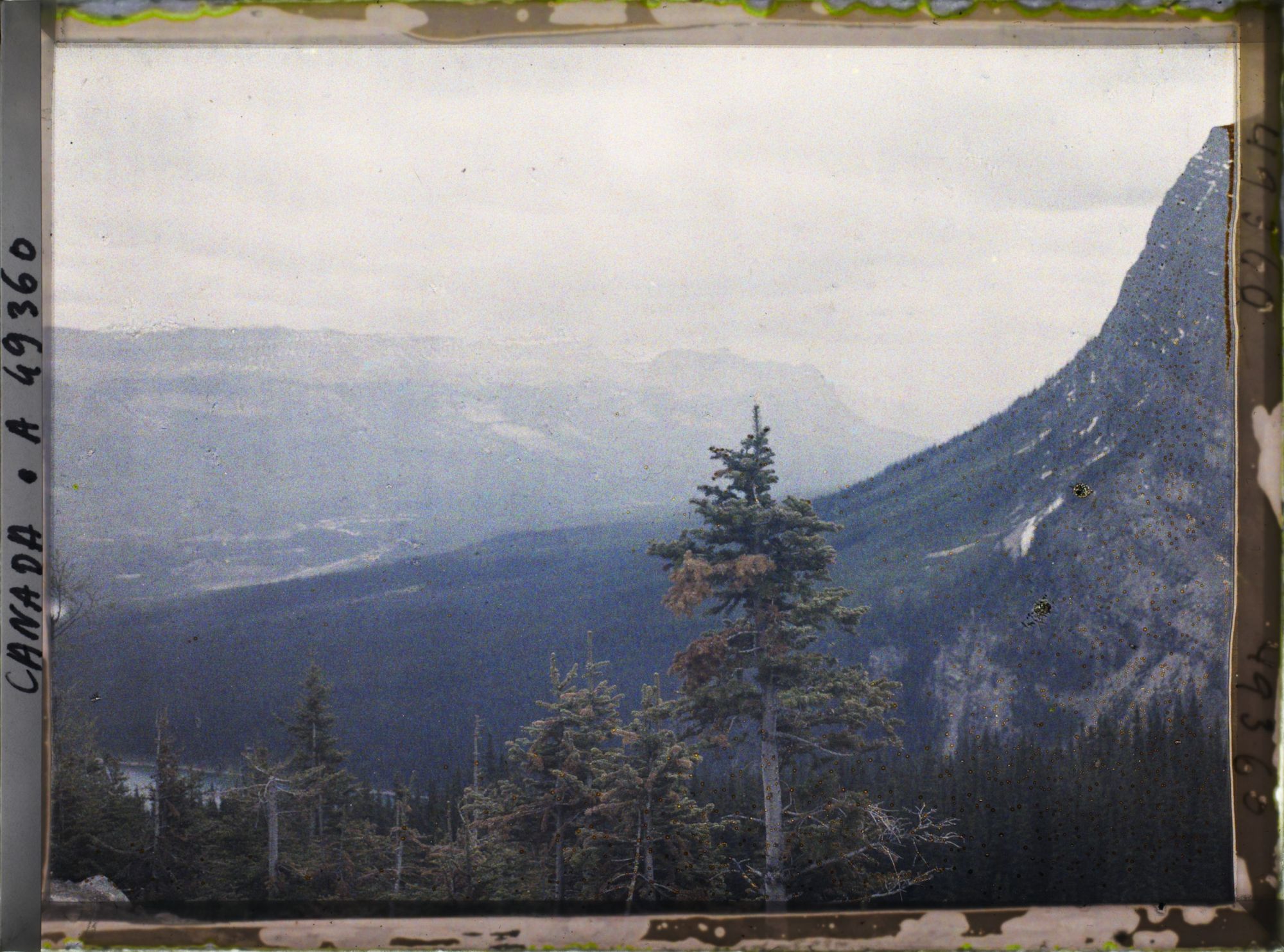Image représentant Canada, Lac Louise, Vue s/ la Vallée du Paradis