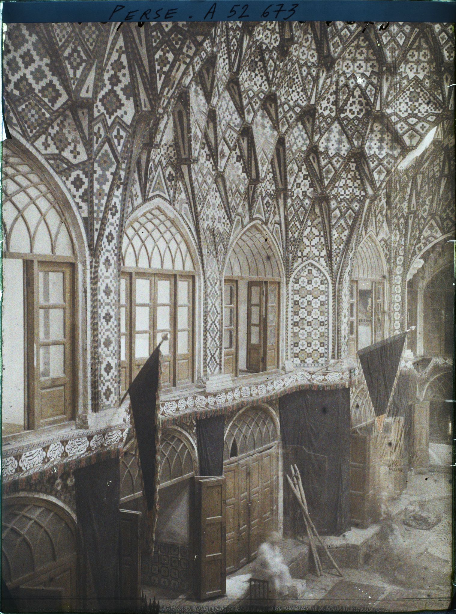 Image représentant Intérieur d'un caravansérail (Khan Sadr A'azam)