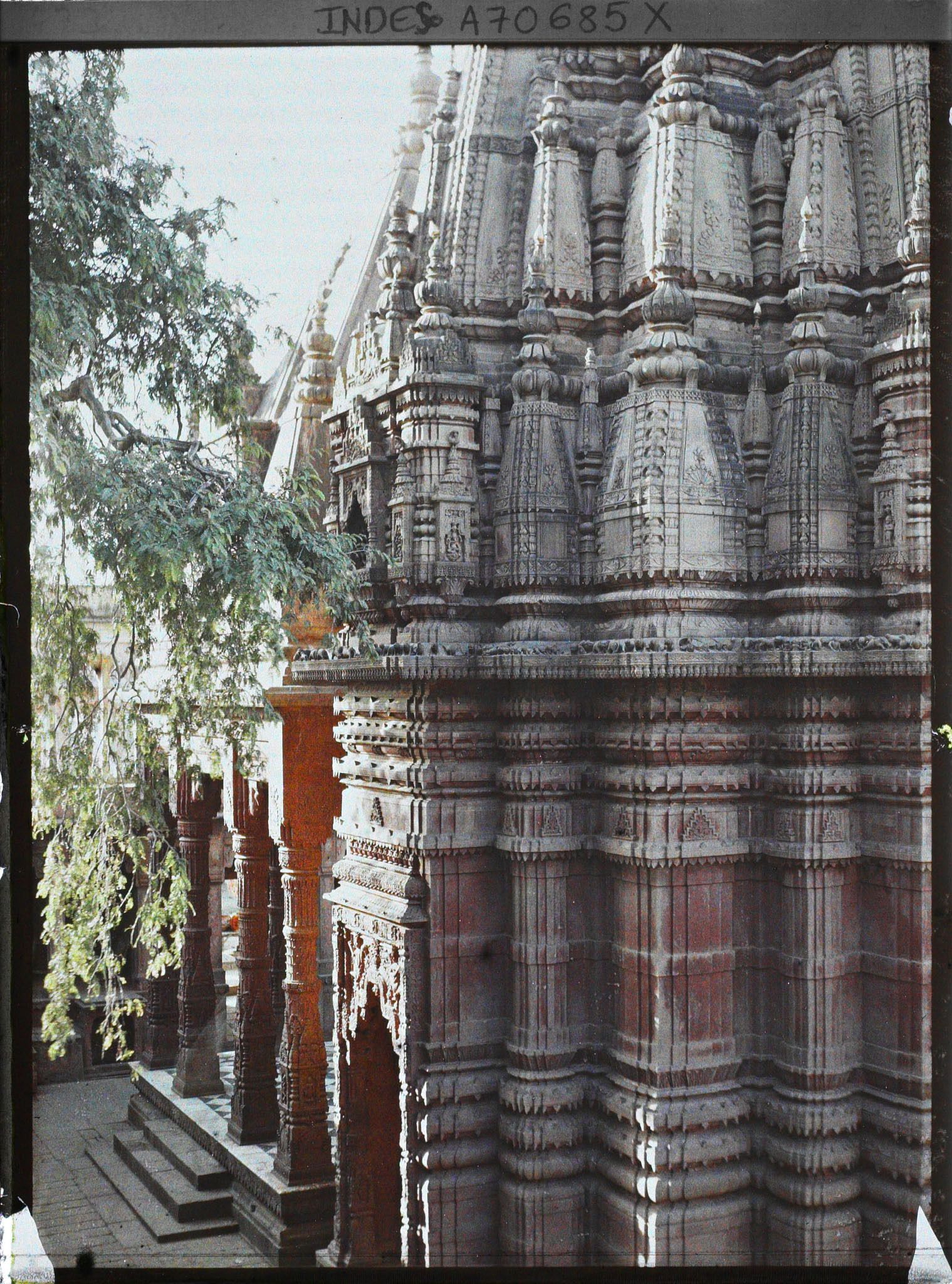 Image représentant Temple de Durga, épouse de Shiva sous sa forme guerrière, (surnommé " temple des singes ")
