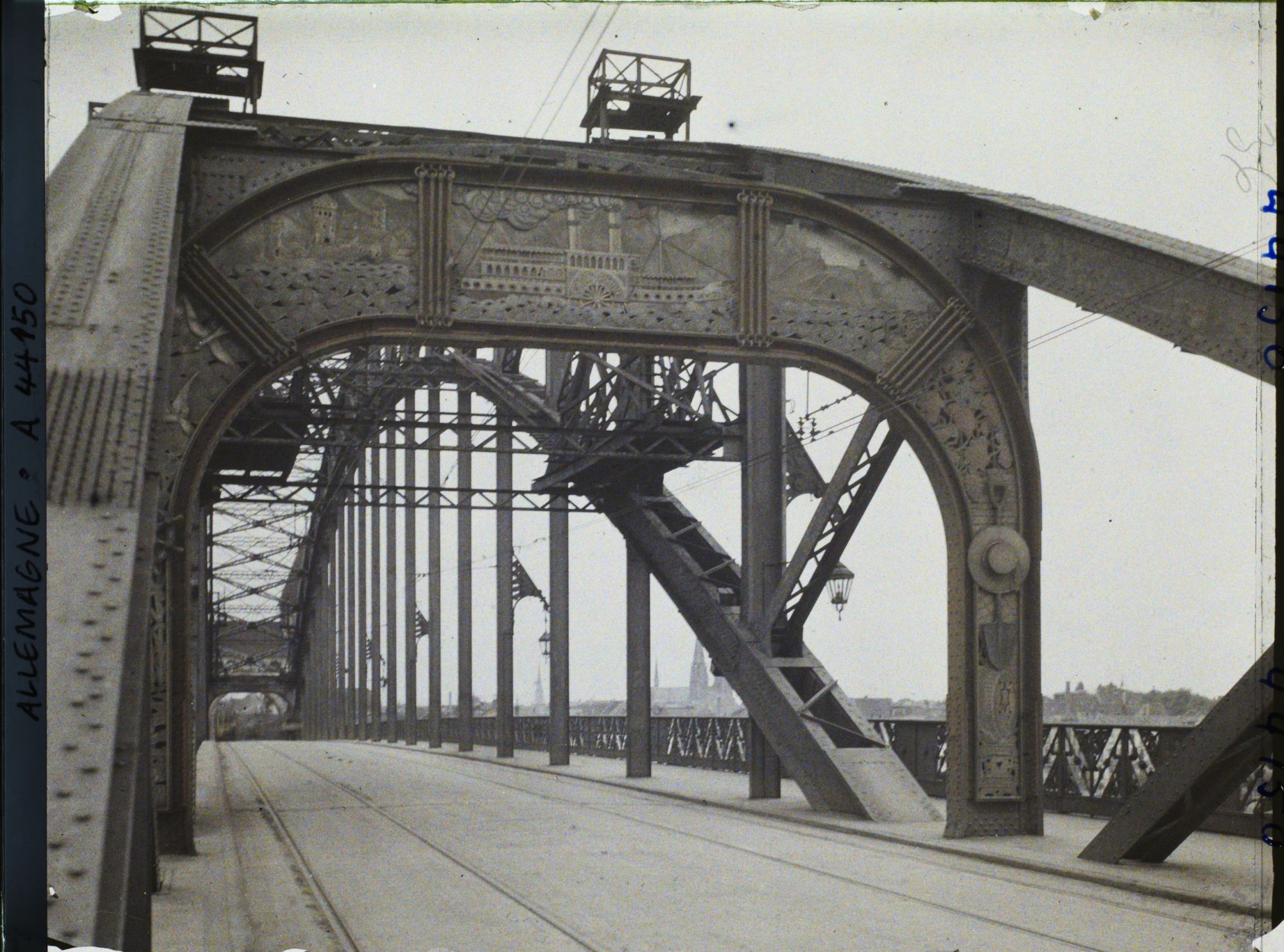 Image représentant Allemagne, Bonn, Entrée du Grand Pont