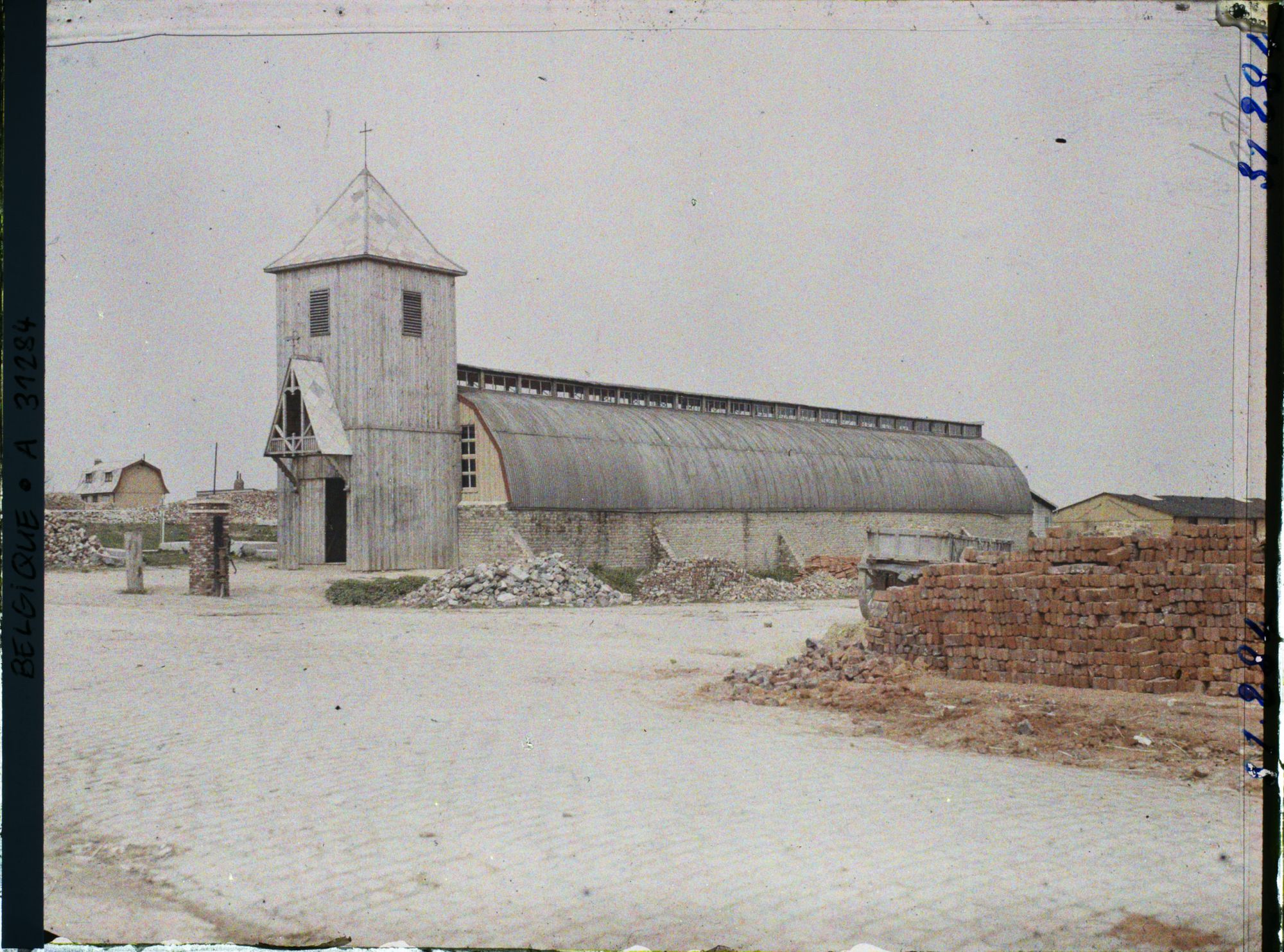 Image représentant Belgique, Locre, Eglise provisoire