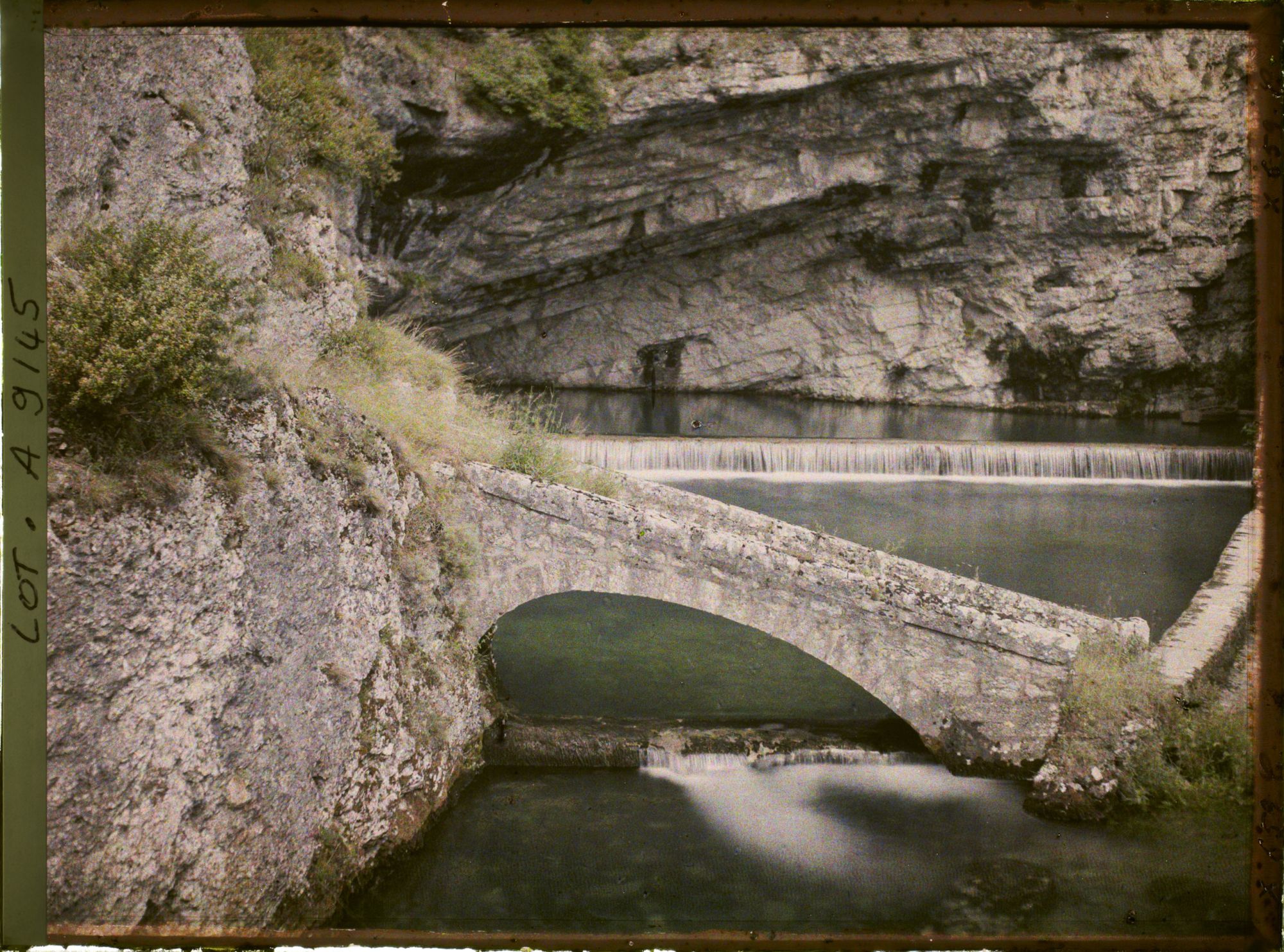 Image représentant France, Cahors, Ensemble de la fontaine des Chartreux