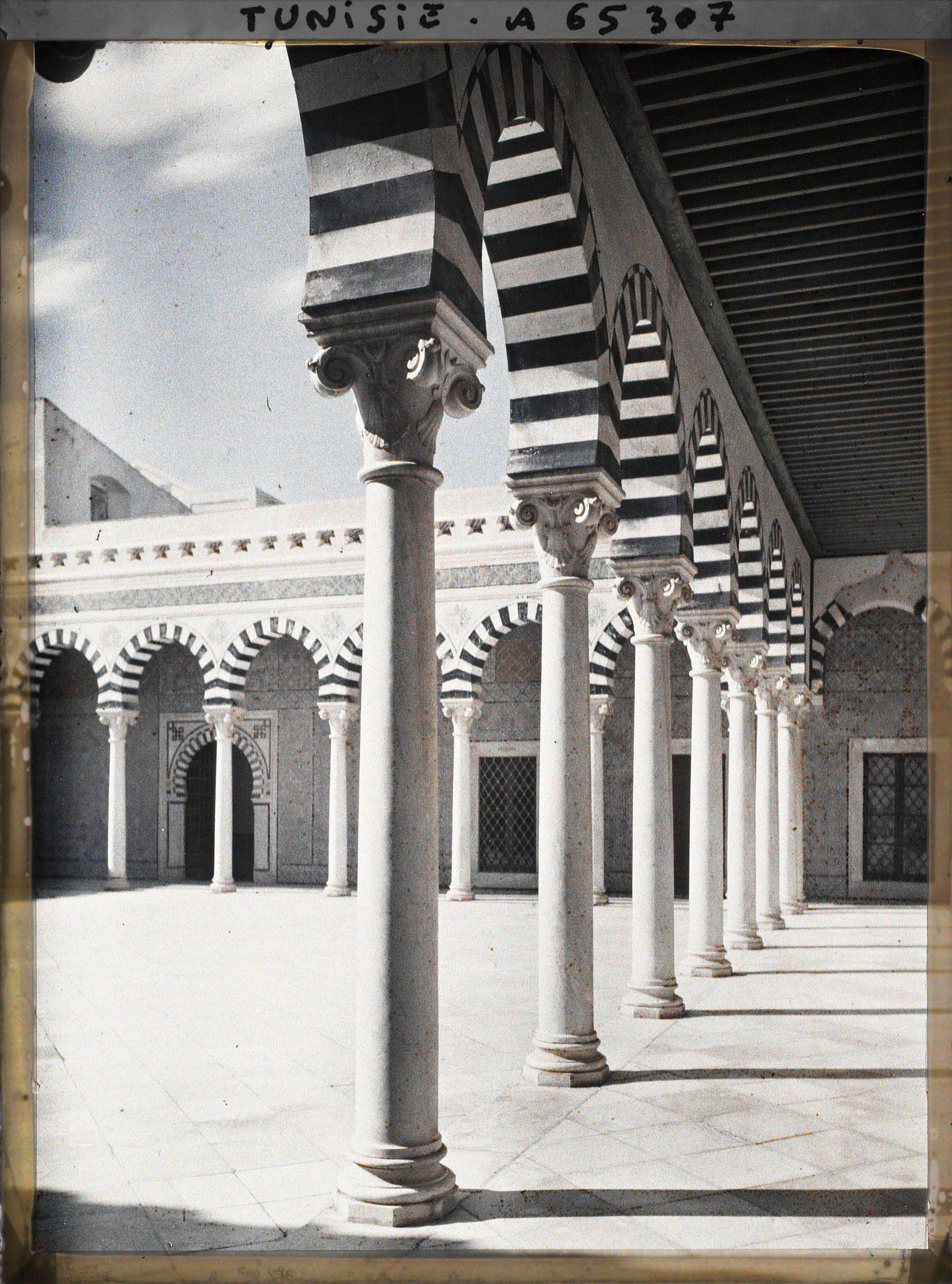 Image représentant Le grand patio des appartements beylicaux du palais du Bardo