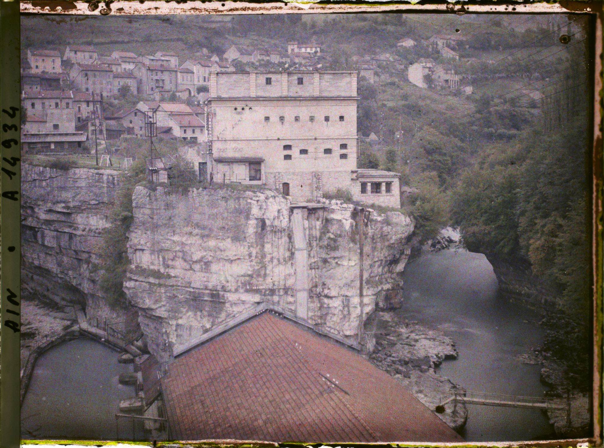 Image représentant Poste de transformation de Coupy, au confluent de la Valserine et du Rhône