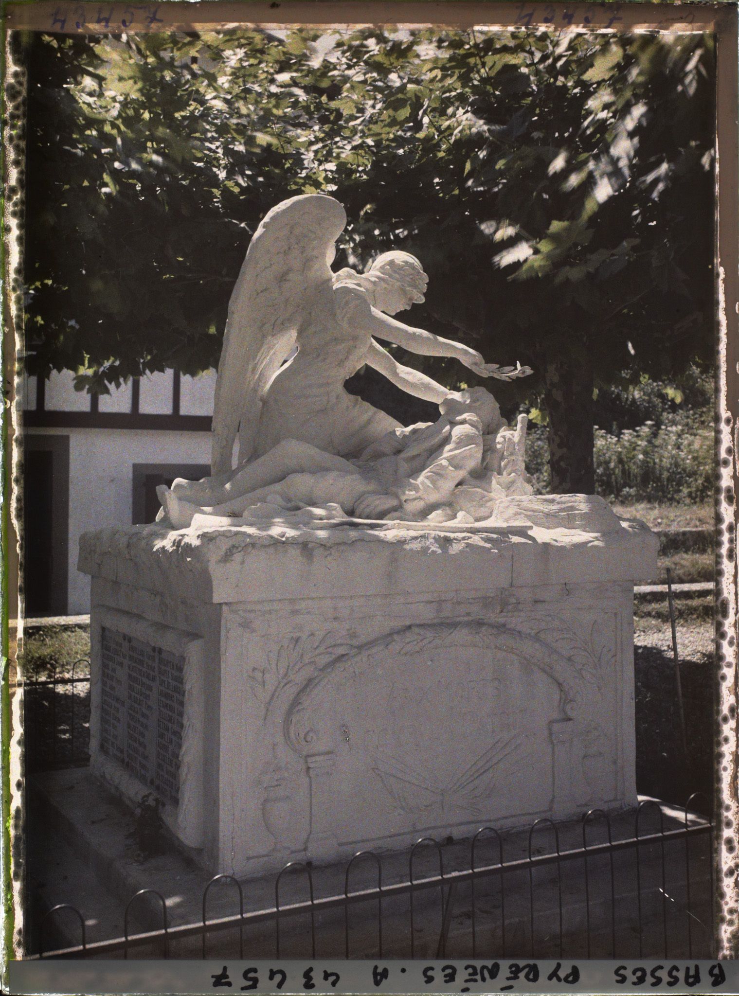 Image représentant France, Ciboure, Le Monument aux Morts