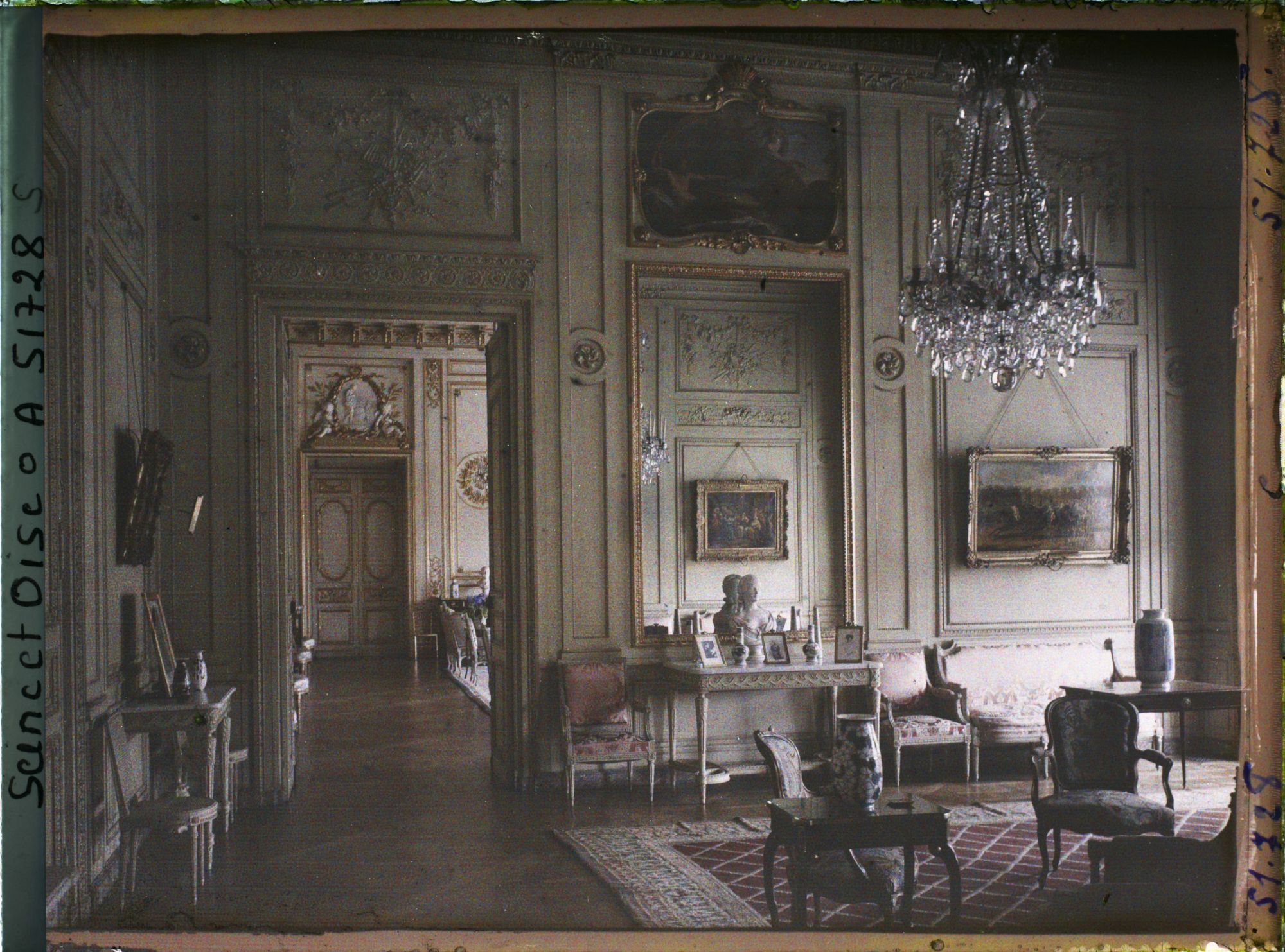 Image représentant Le petit salon du château de Voisins
