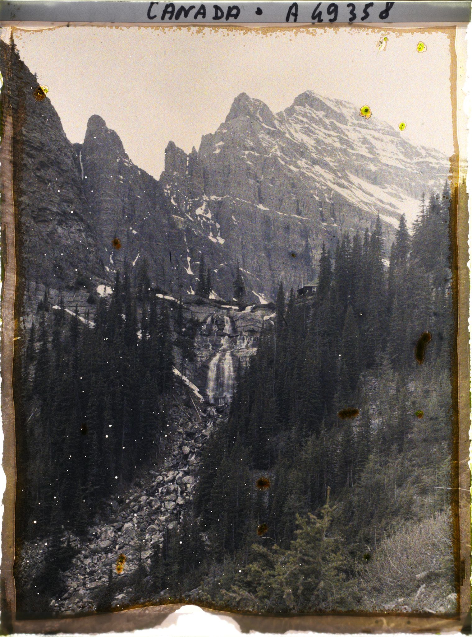 Image représentant Canada, Lac Louise, Cascade du Lac Agnès