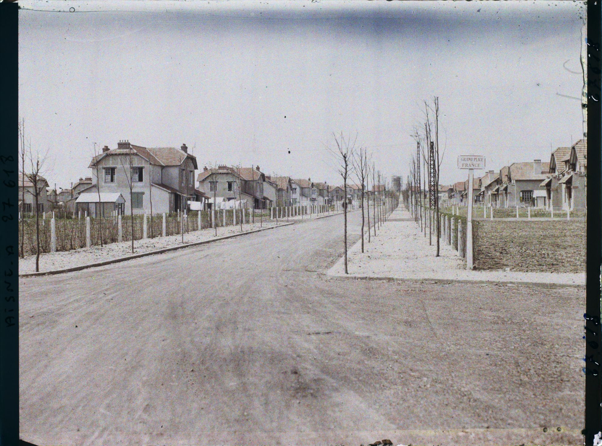 Image représentant France, Tergnier, Cité des Chemineaux. L'Avenue du 5ème Corps