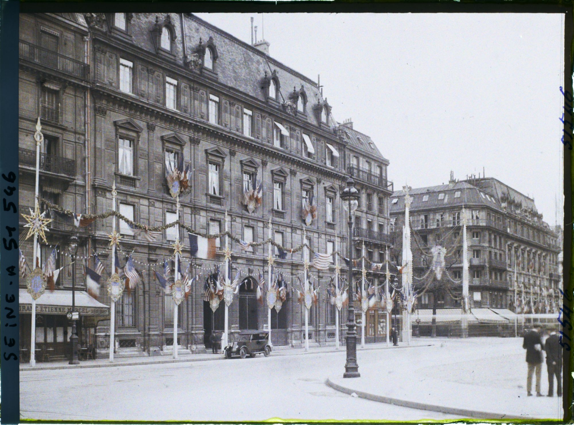 Image représentant Décorations place de l'Hôtel-de-Ville pour le 9ème congrès de la Légion Américaine (American Legion)
