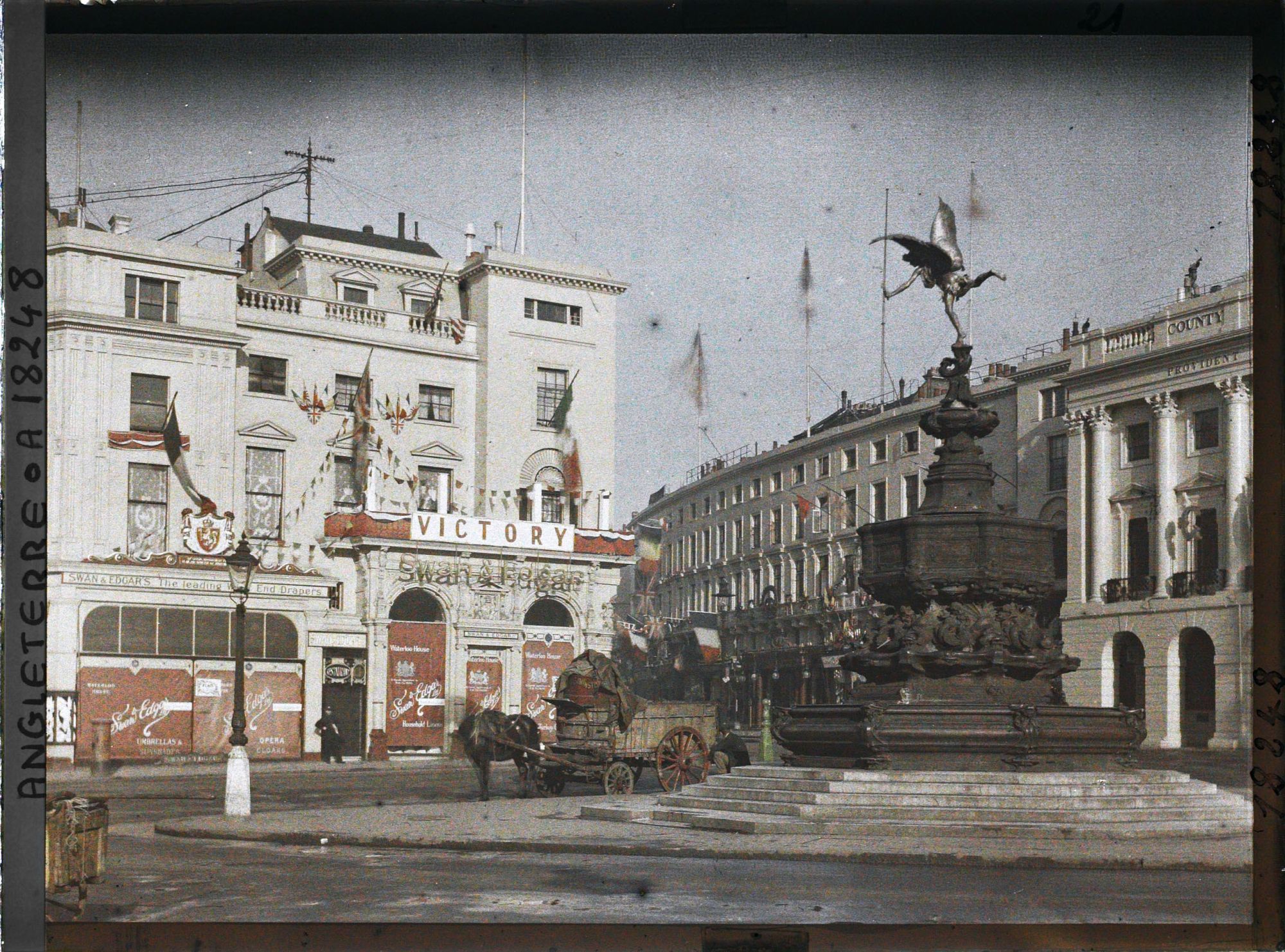 Image représentant Fontaine de l'Ange de la charité chrétienne d'Alfred Gilbert sur Picadilly Circus