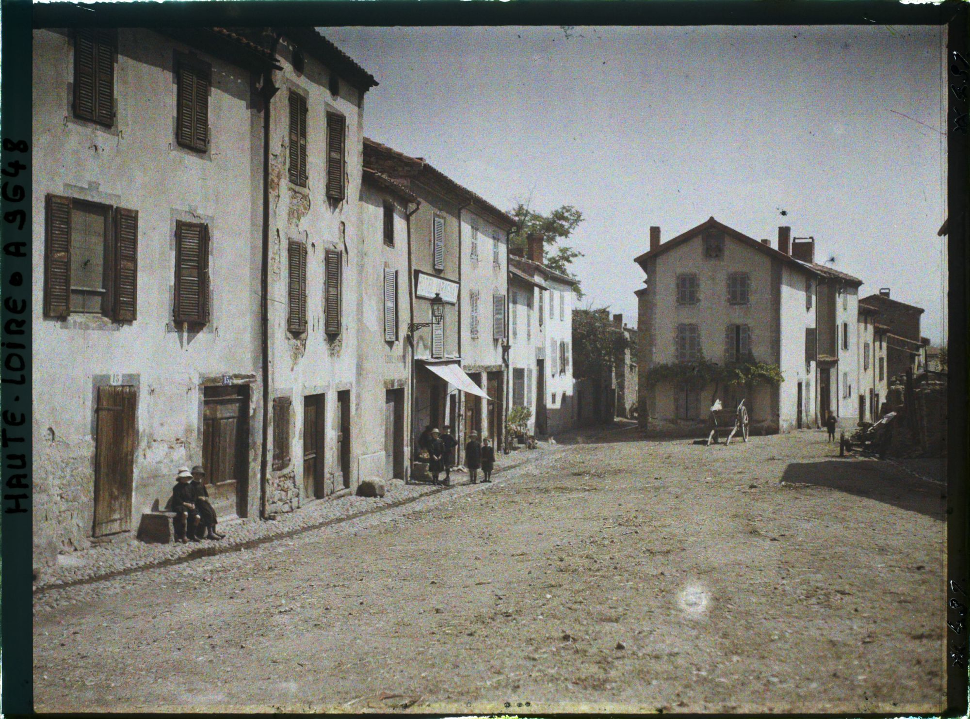 Image représentant Maisons le long d'une place donnant sur la rue Michel de l'Hôpital