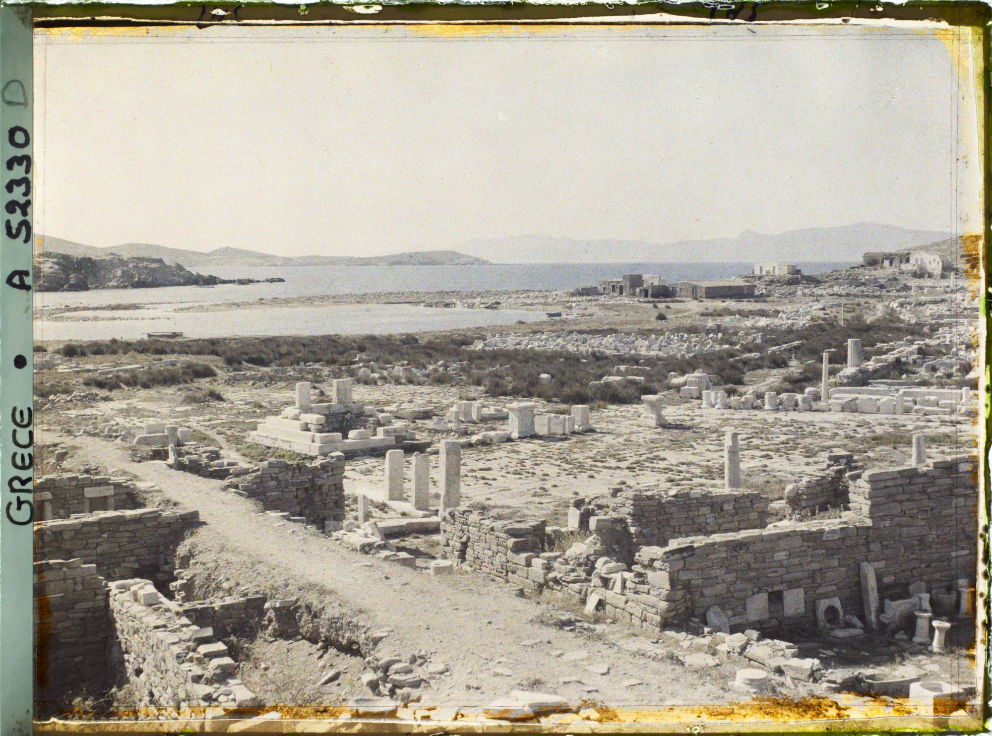 Image représentant Quartier du Hieron (sanctuaire) d'Apollon l'Agora des Competaliastes et le port antique