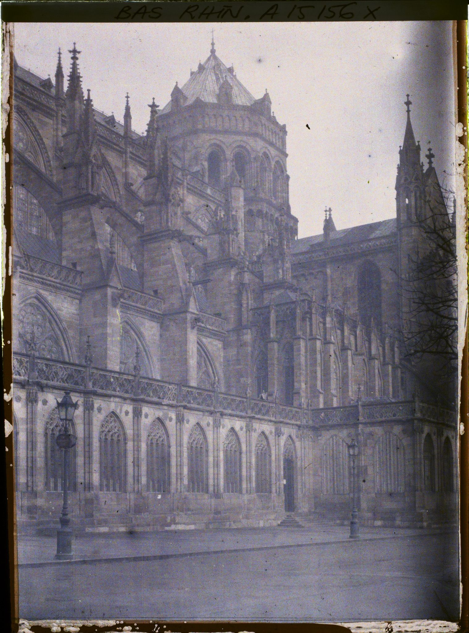 Image représentant France, Strasbourg, La facade droite de la Cathédrale, avec la tour octogonale centrale
