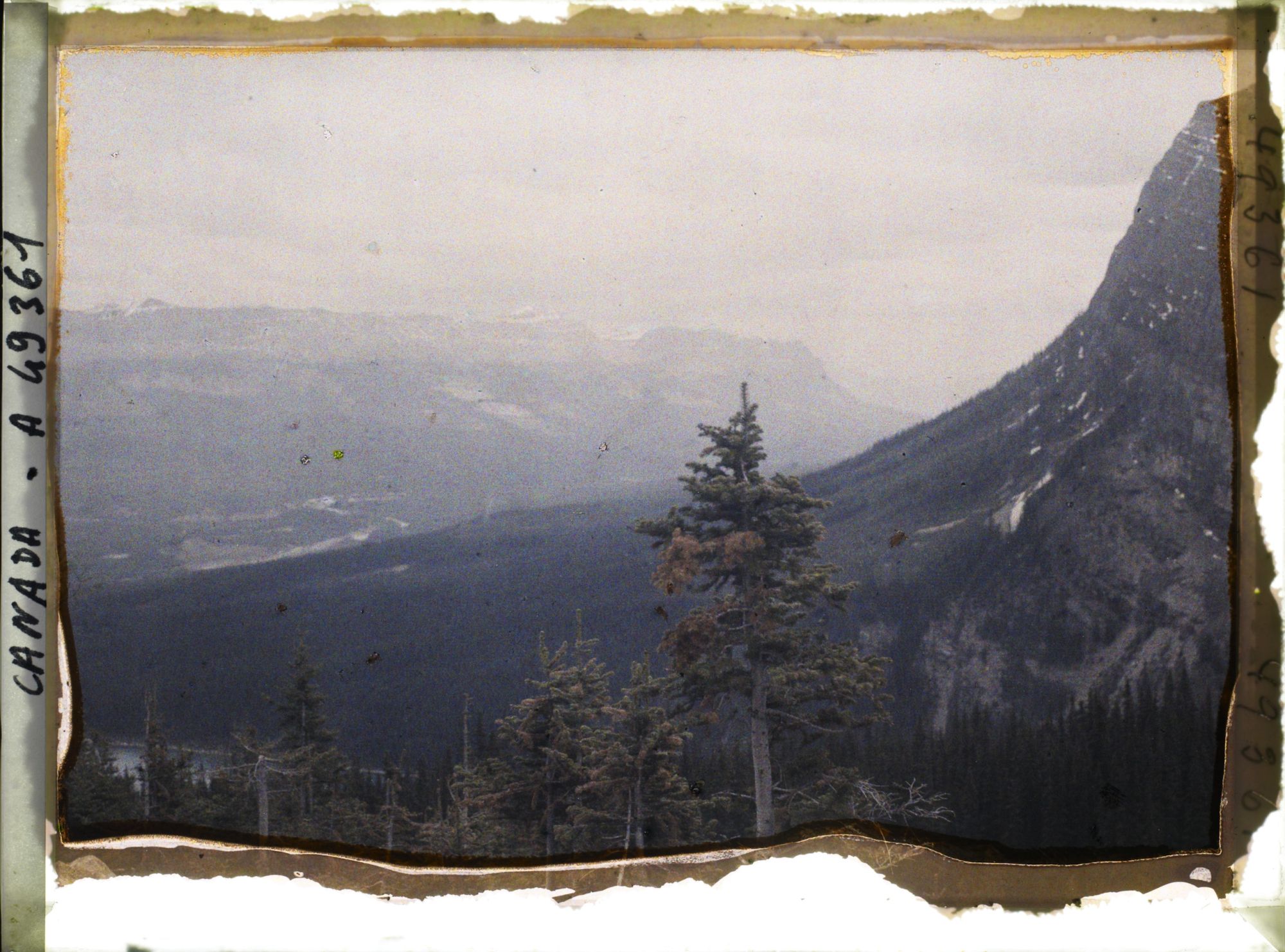 Image représentant Canada, Lac Louise, Vue s/ la Vallée du Paradis