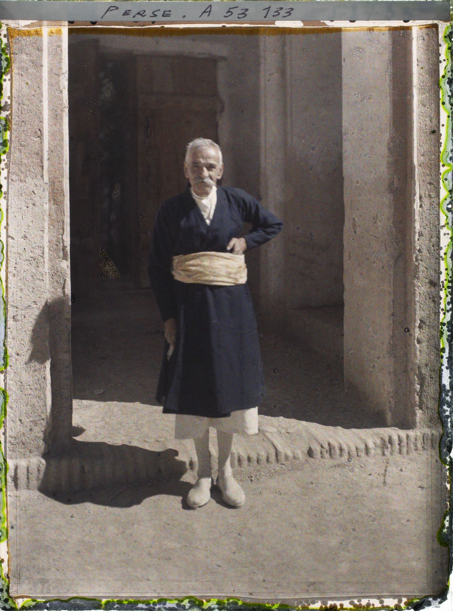 Image représentant Vieil arménien en costume