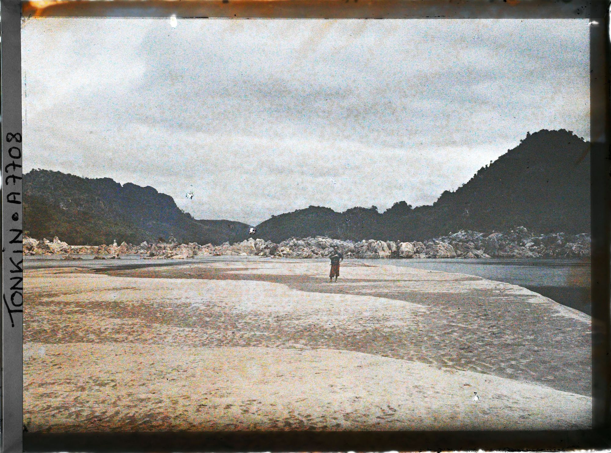 Image représentant Un banc de sable devant le barrage de rochers de la rivière Noire