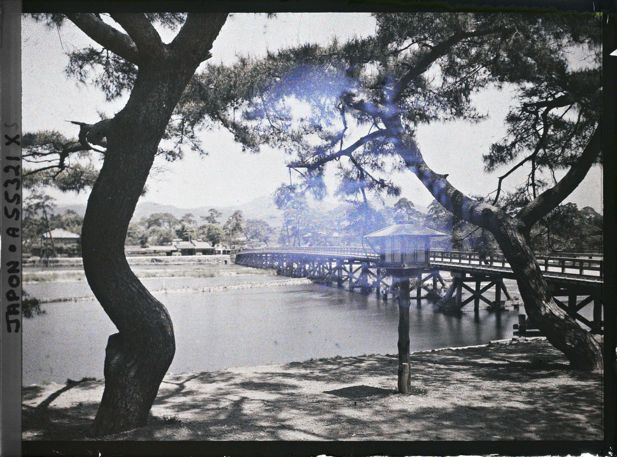 Image représentant Pont Togetsukyo sur la rivière Hozugawa, village Arashiyama