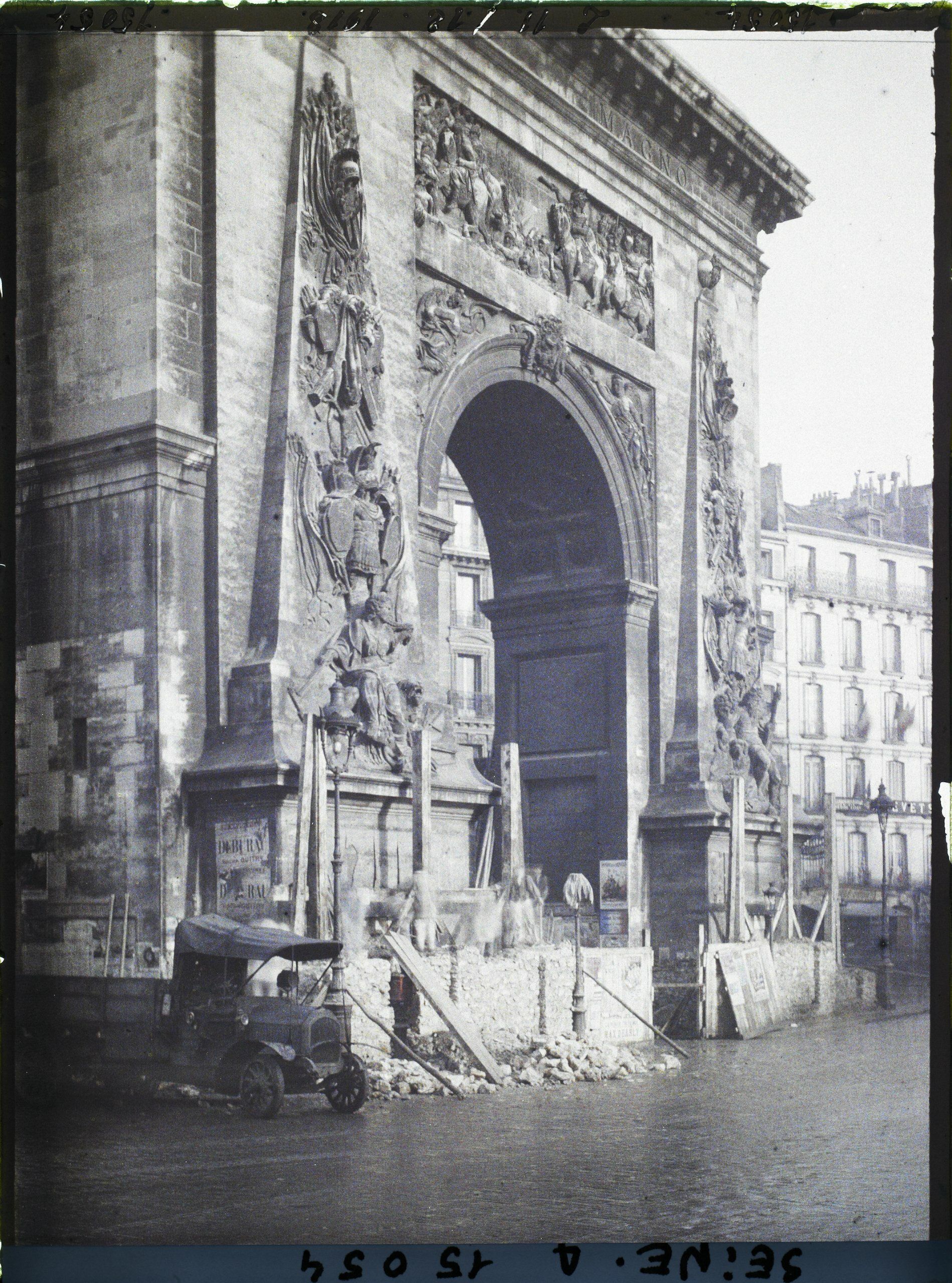 Image représentant Démantèlement des protections anti-bombardement sur la porte Saint-Denis