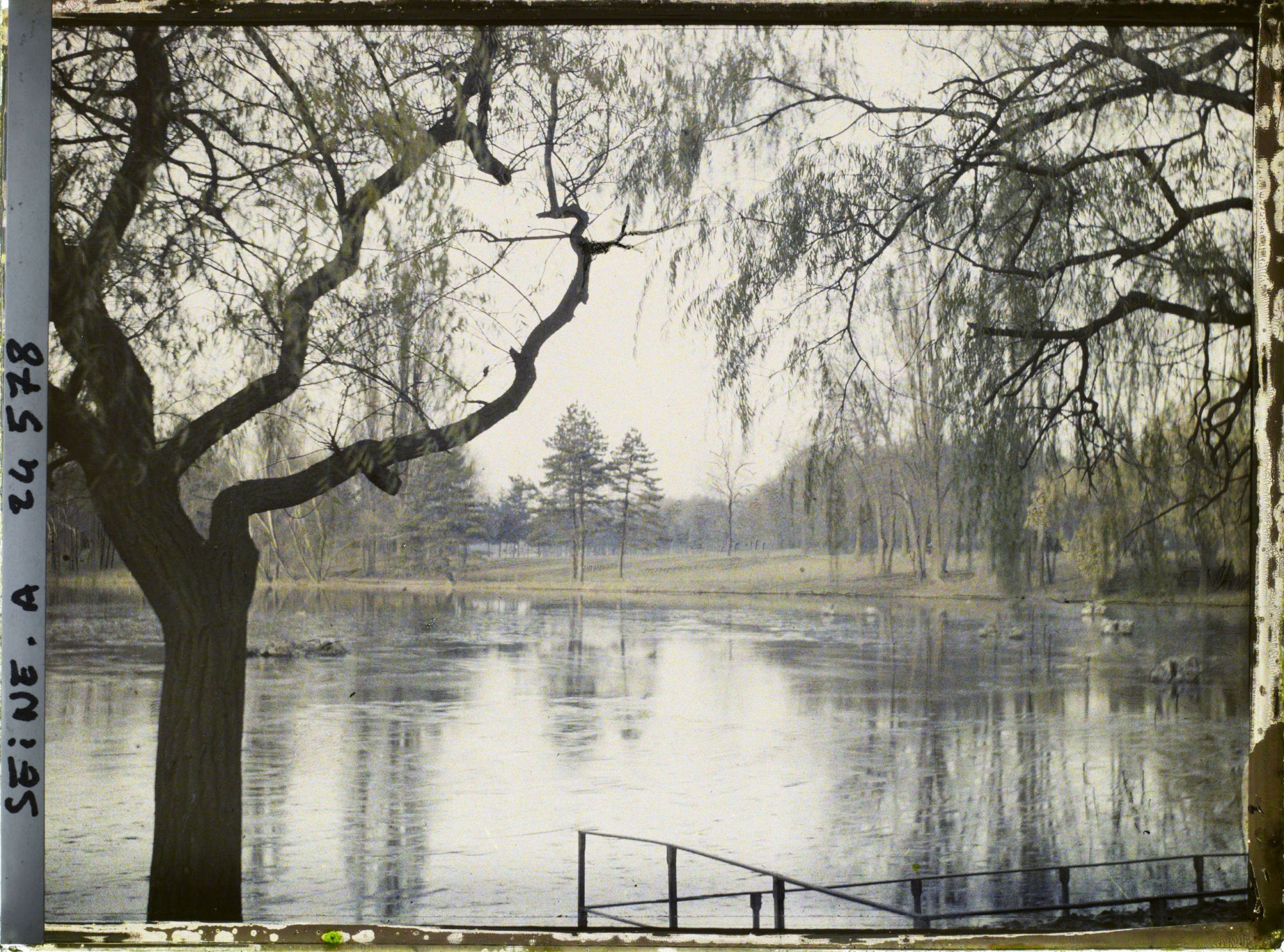 Image représentant Le lac Daumesnil au bois de Vincennes