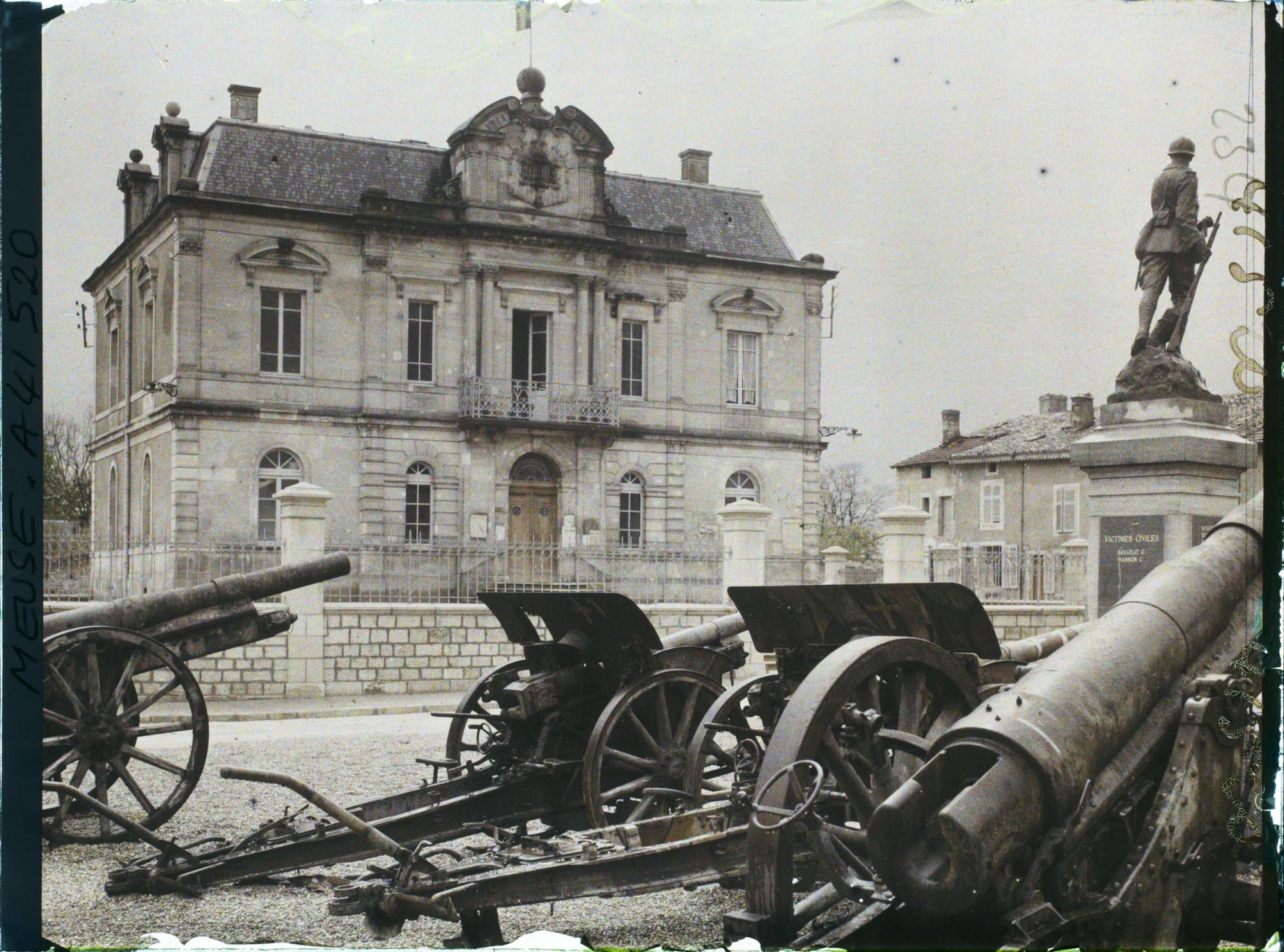 Image représentant France, Sampigny, La Place de la Mairie