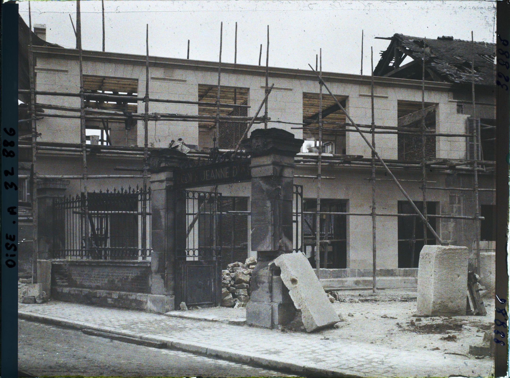 Image représentant France, Compiègne, Ecole Jeanne d'Arc, en Construction (reconstruction)