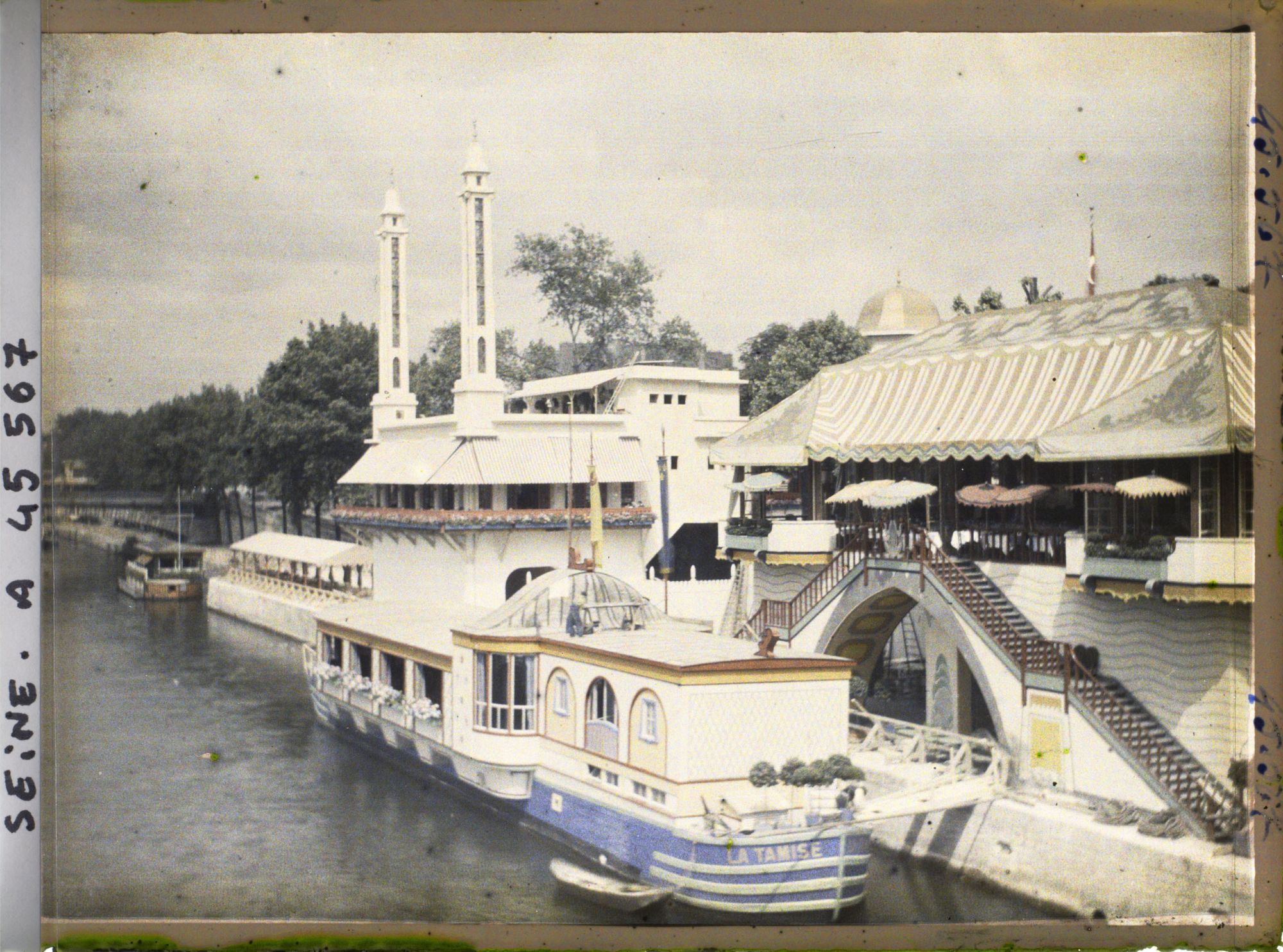 Image représentant L'Exposition des arts décoratifs, Restaurant La Tamise (péniche dancing) et restaurant turc La Corne d'Or