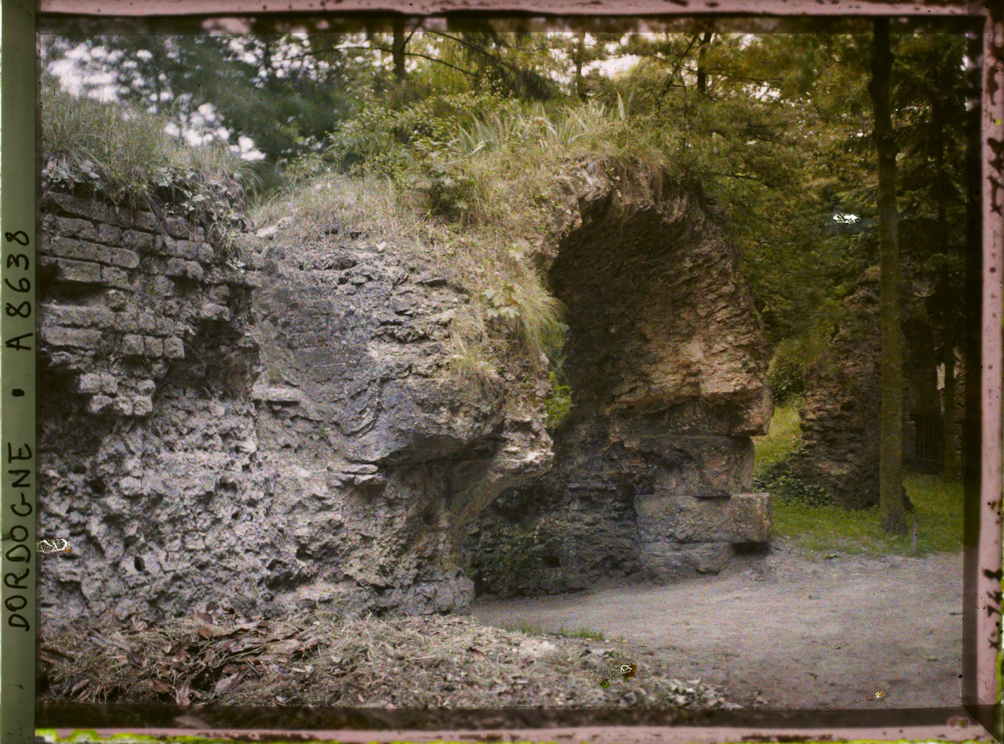 Image représentant France, Périgueux, Ruines des Arènes