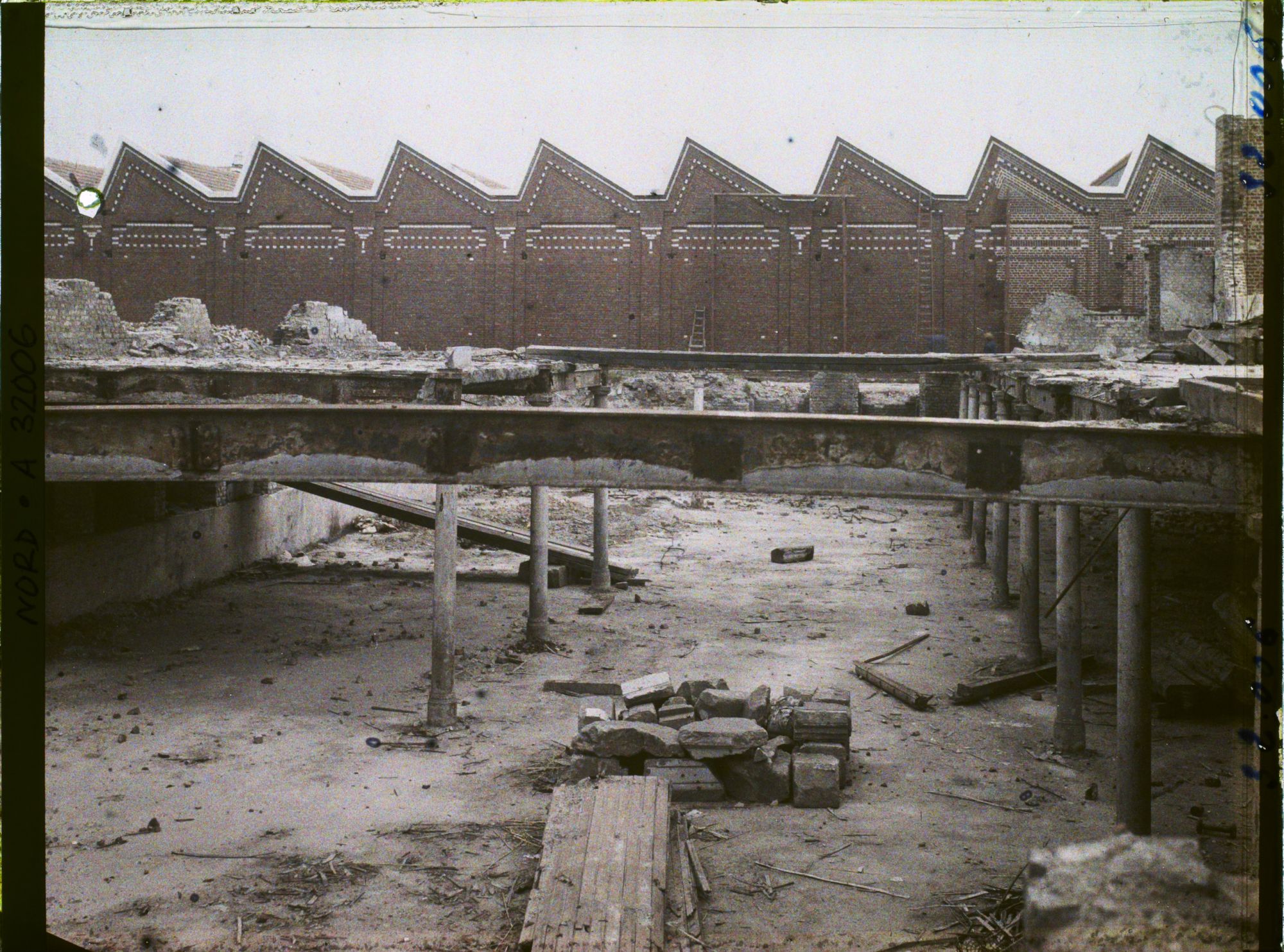 Image représentant France, Armentières, Ruines & tissage en reconstruction