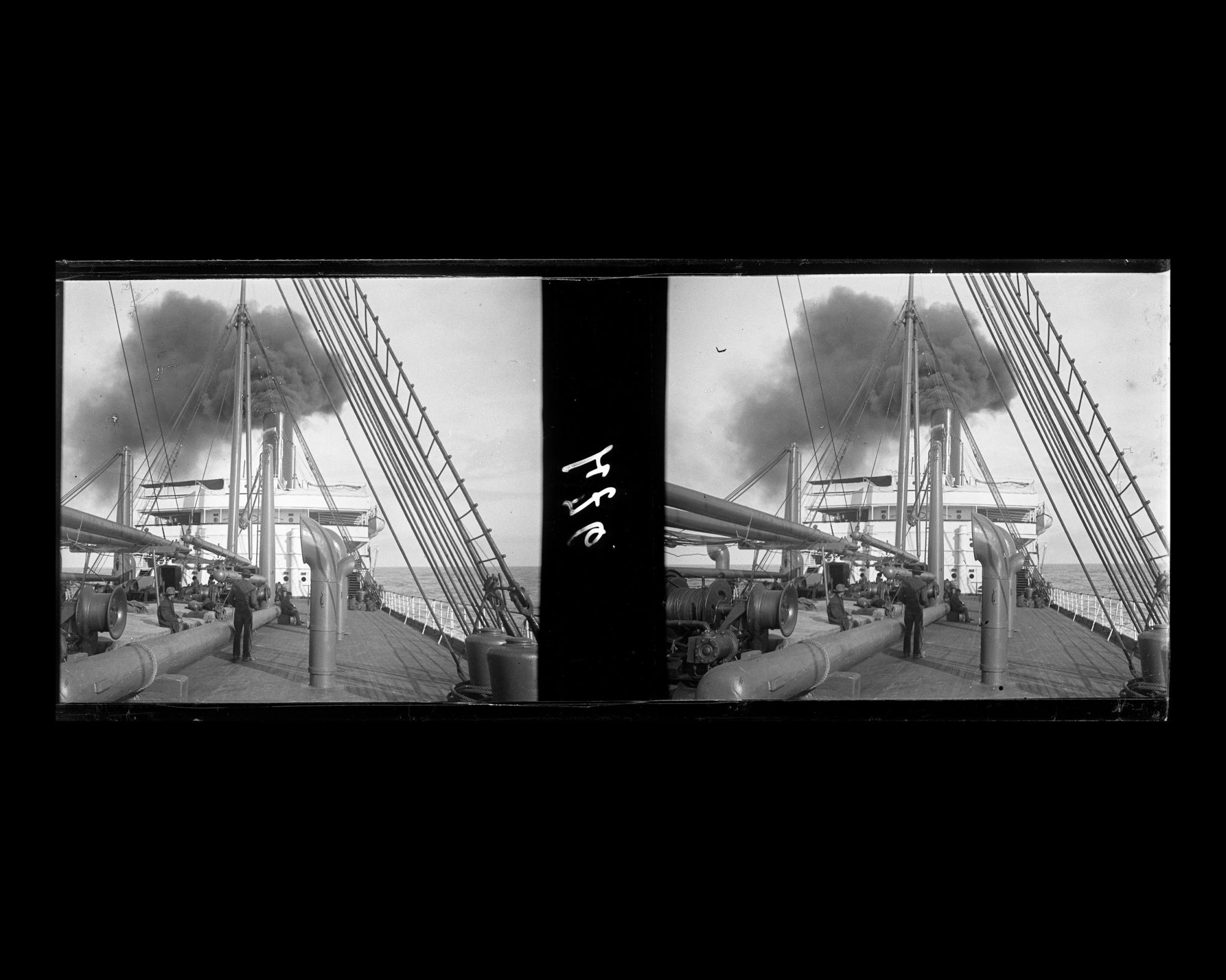 Image représentant Le pont à l'avant du navire