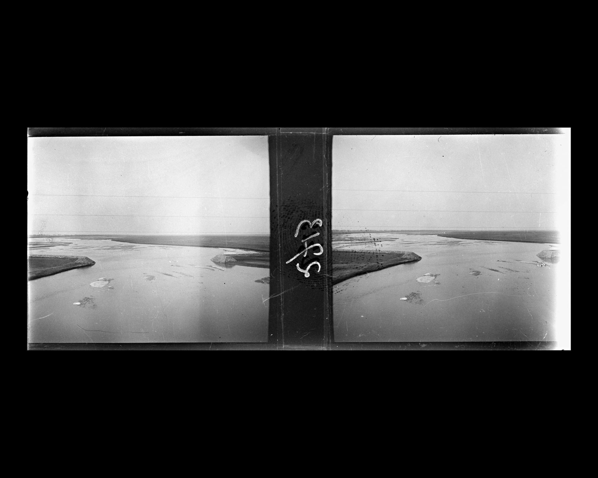 Image représentant Une rivière : la Tseu-ho (Cihe) ou la Cha-ho (Shahe)