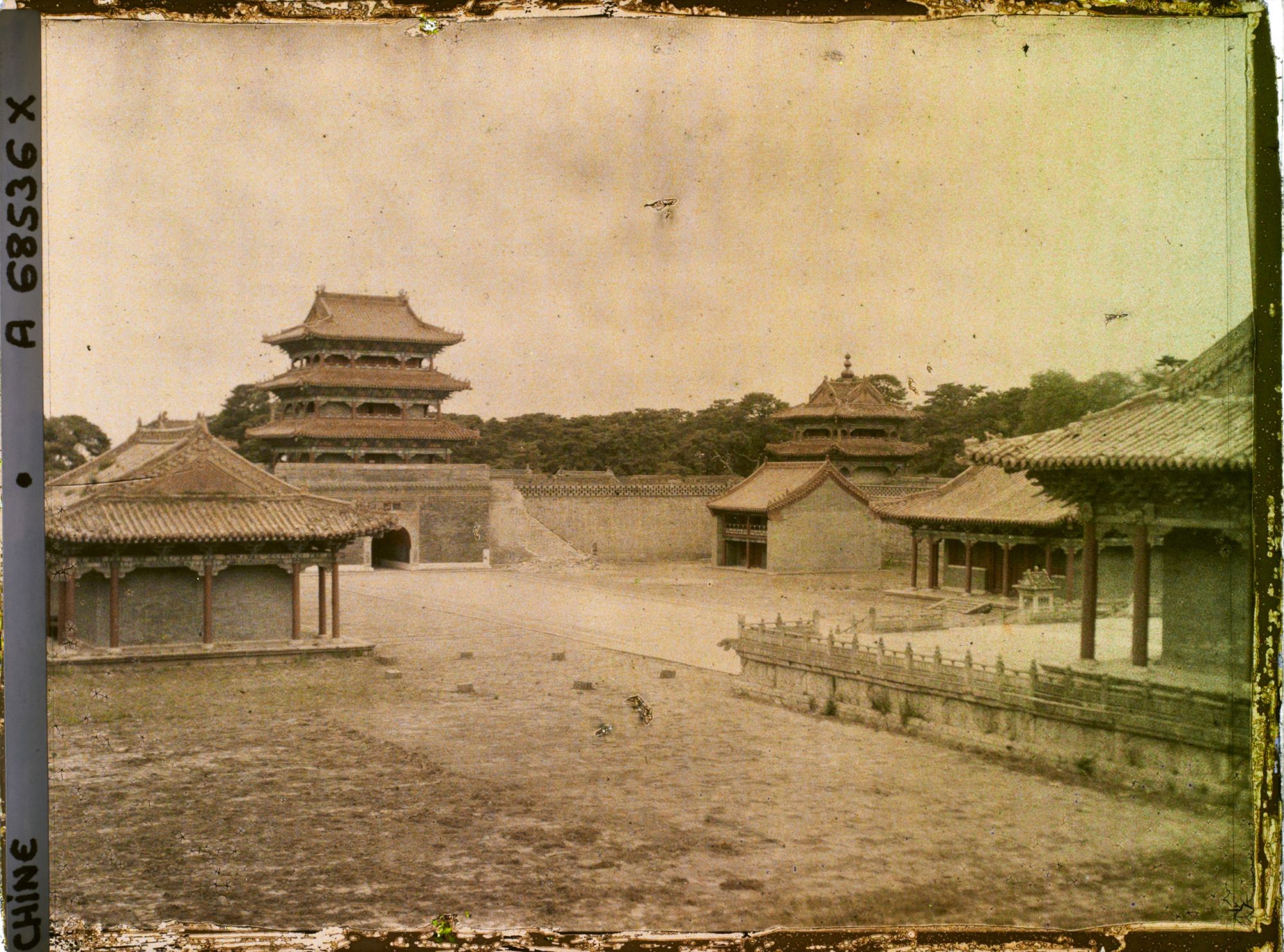 Image représentant Zhaoling (" tombeau Lumineux "), appelé aussi Beiling (" tombeau du Nord ")