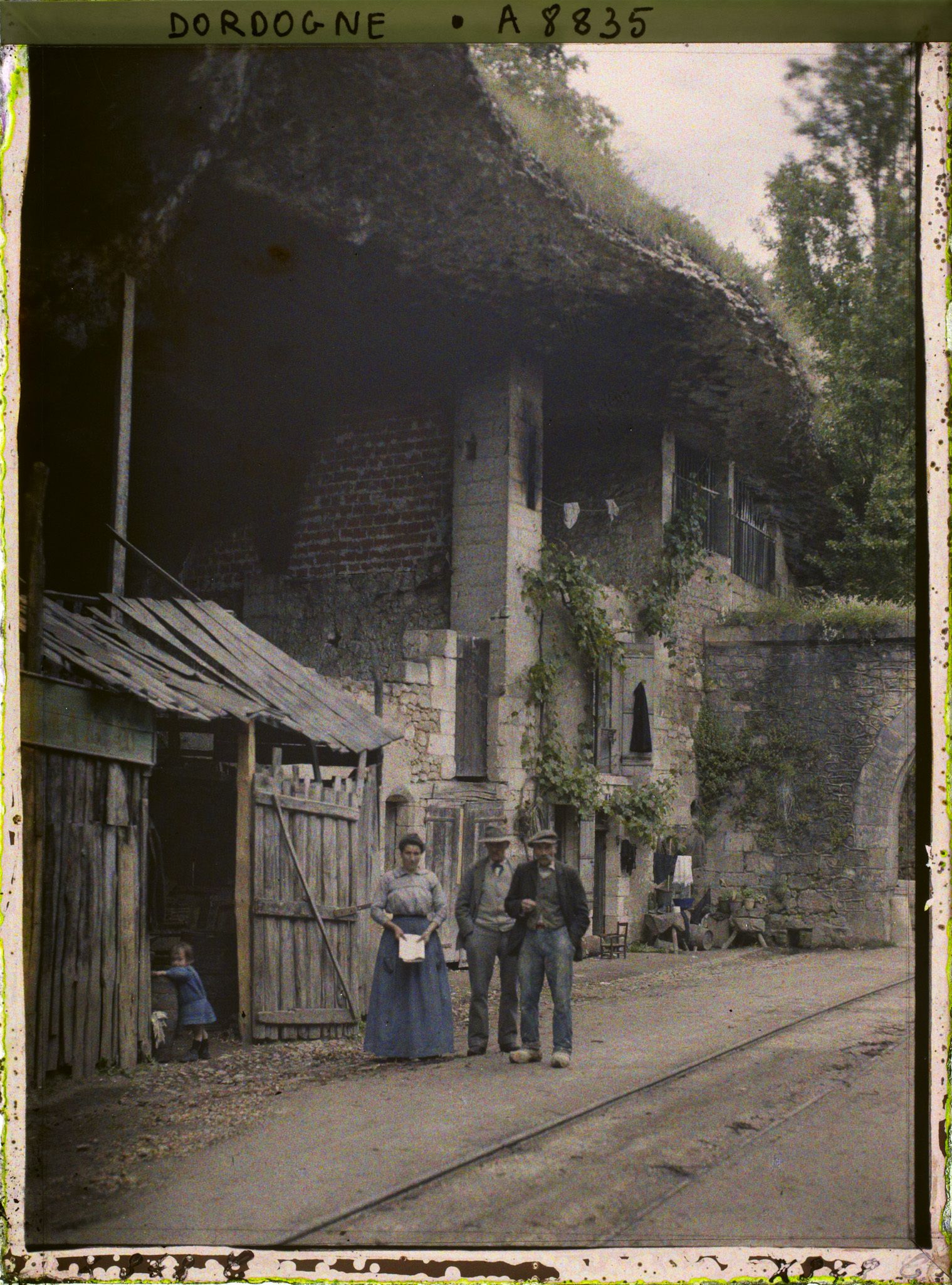 Image représentant France, Brantôme, L'abrité sous roche (habité)