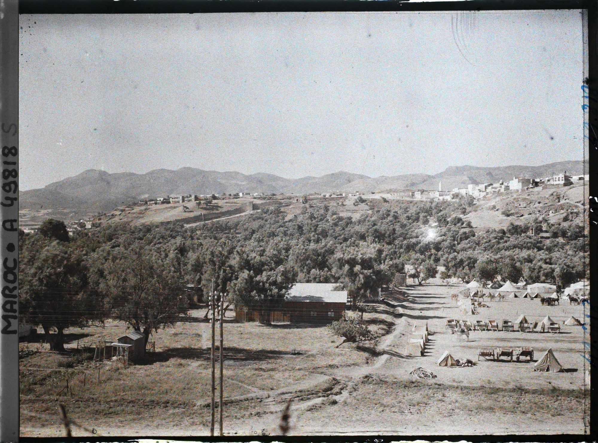 Image représentant Vue sur le camp Girardot près de la vieille ville