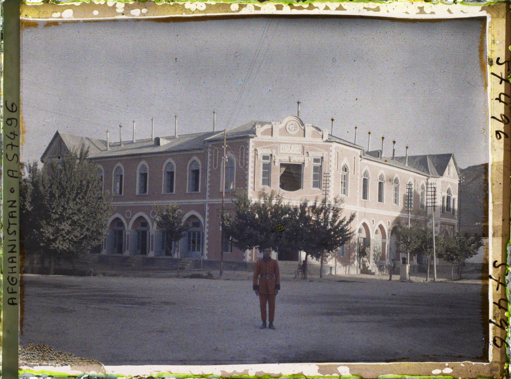 Image représentant Le Café Wali (hôtel appartenant au gouvernement et réservé aux étrangers)