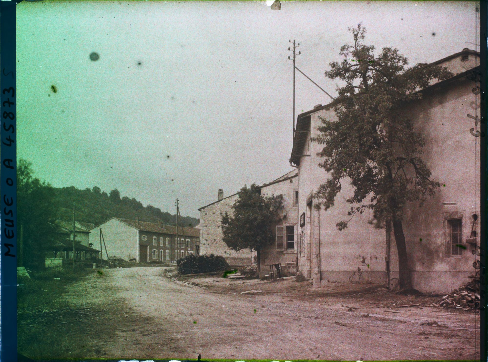 Image représentant France, Viéville - sous les - côtes, Entrée du Village
