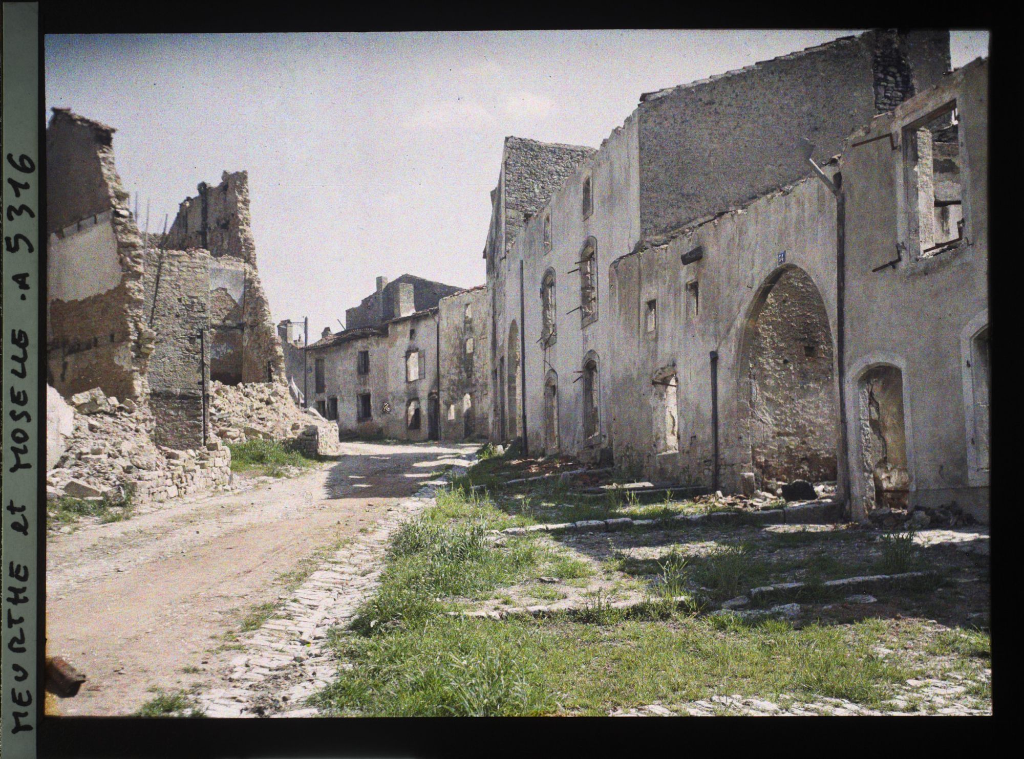 Image représentant France, Gerbeviller, La rue aboutissant à la rue Gambetta