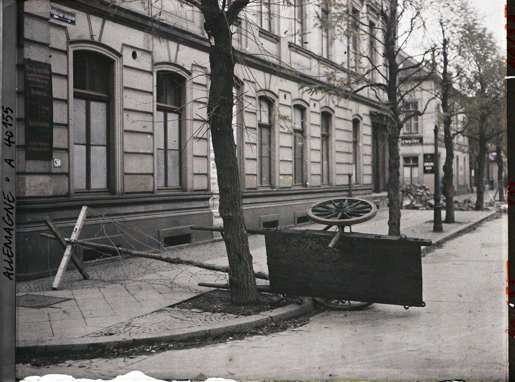 Image représentant Barricade, Hôtel de Ville