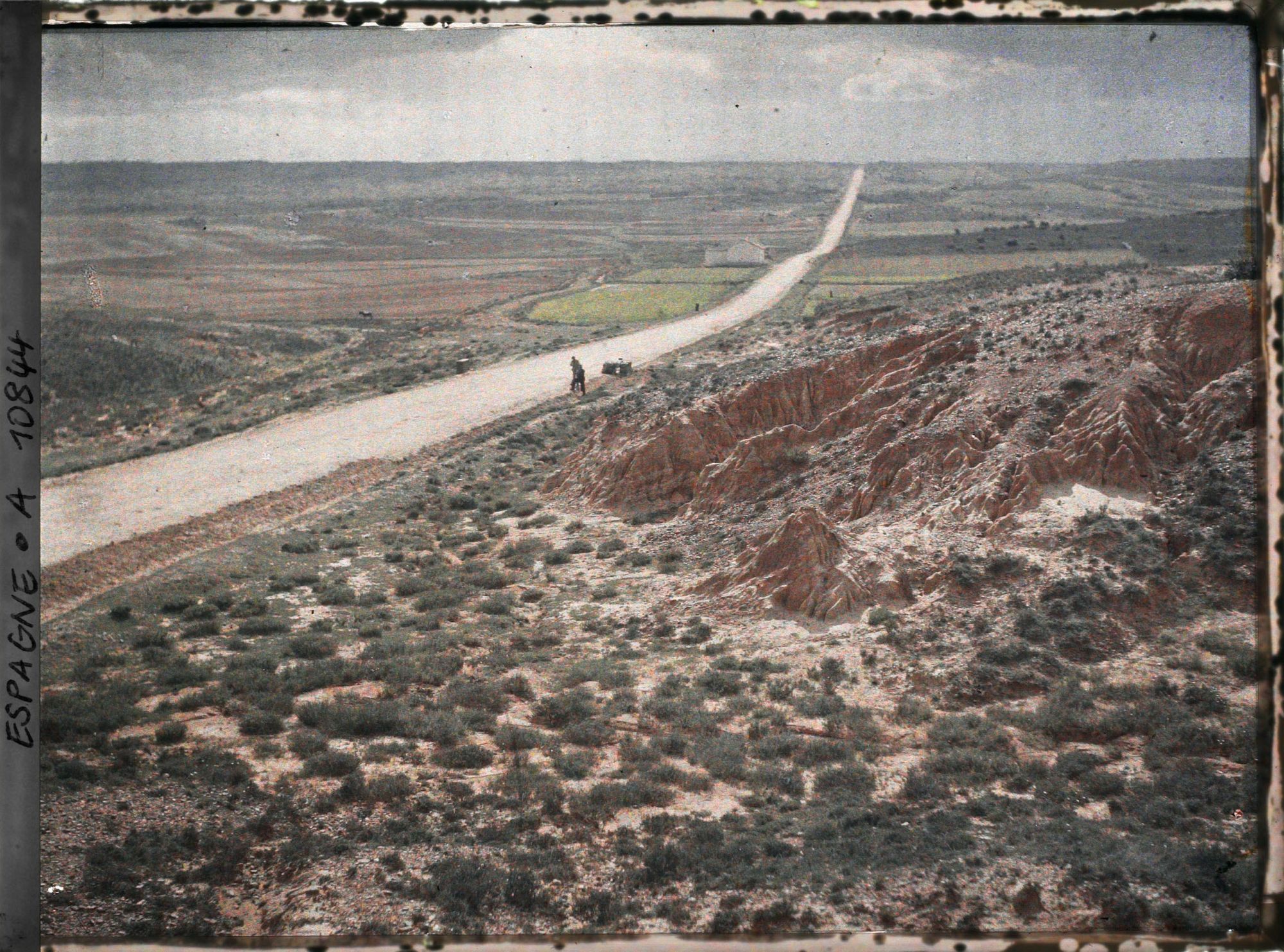 Image représentant Espagne, de Léon à Astorga, Une petite dépression cultivée en avant d'Astorga