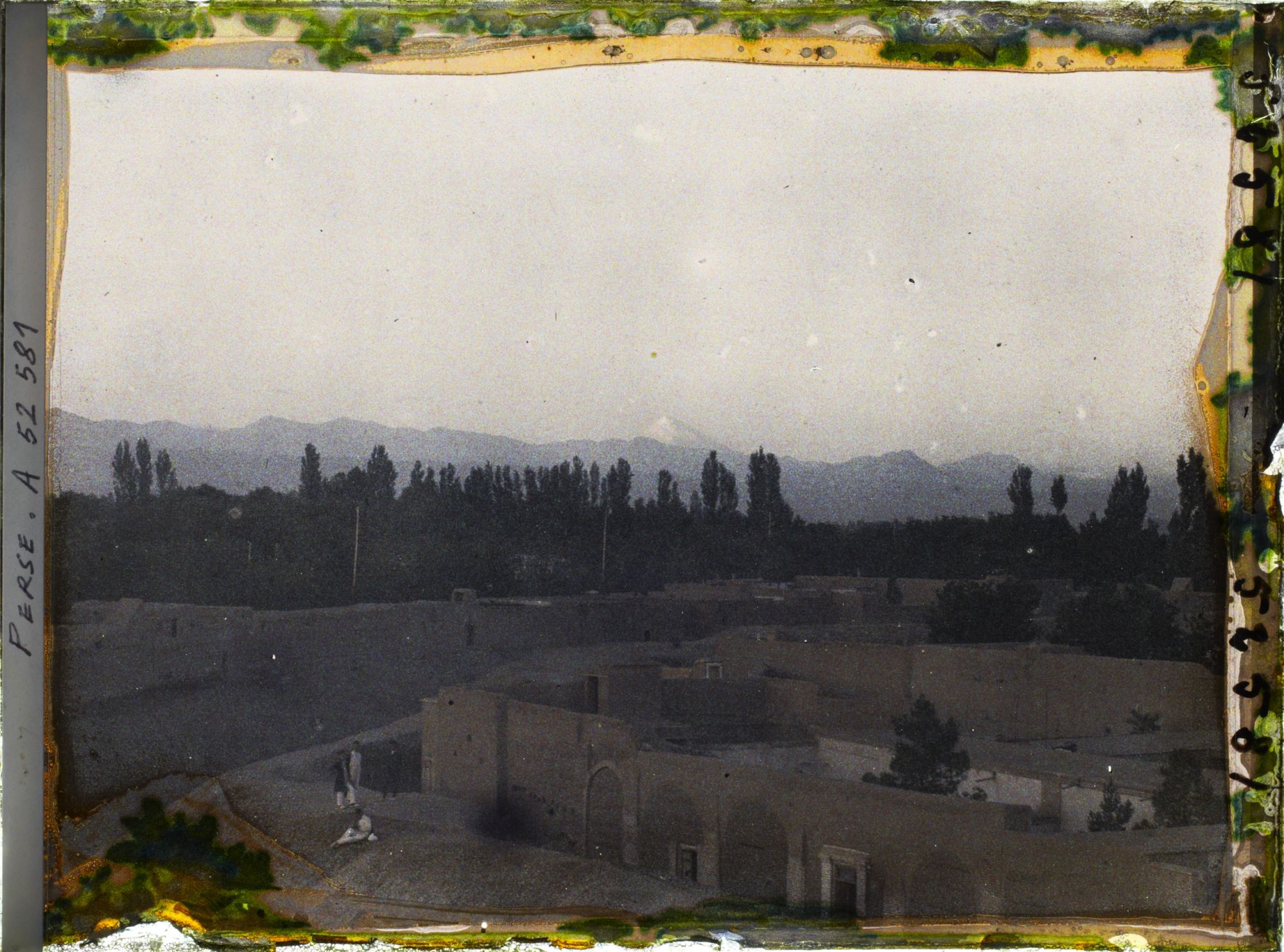 Image représentant Vue vers le mont Demâvend ou Damavand, le soir