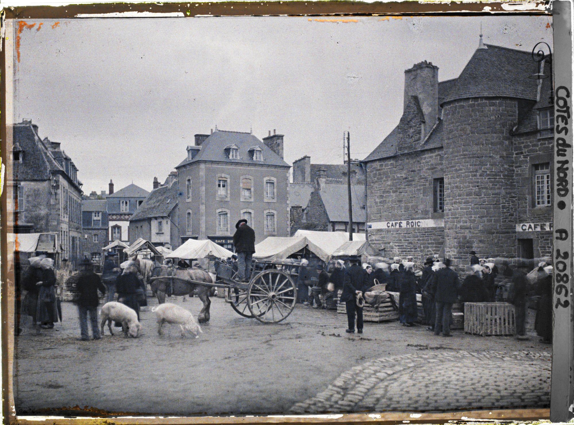 Image représentant Le marché du jeudi sur la place du Marchallac'h