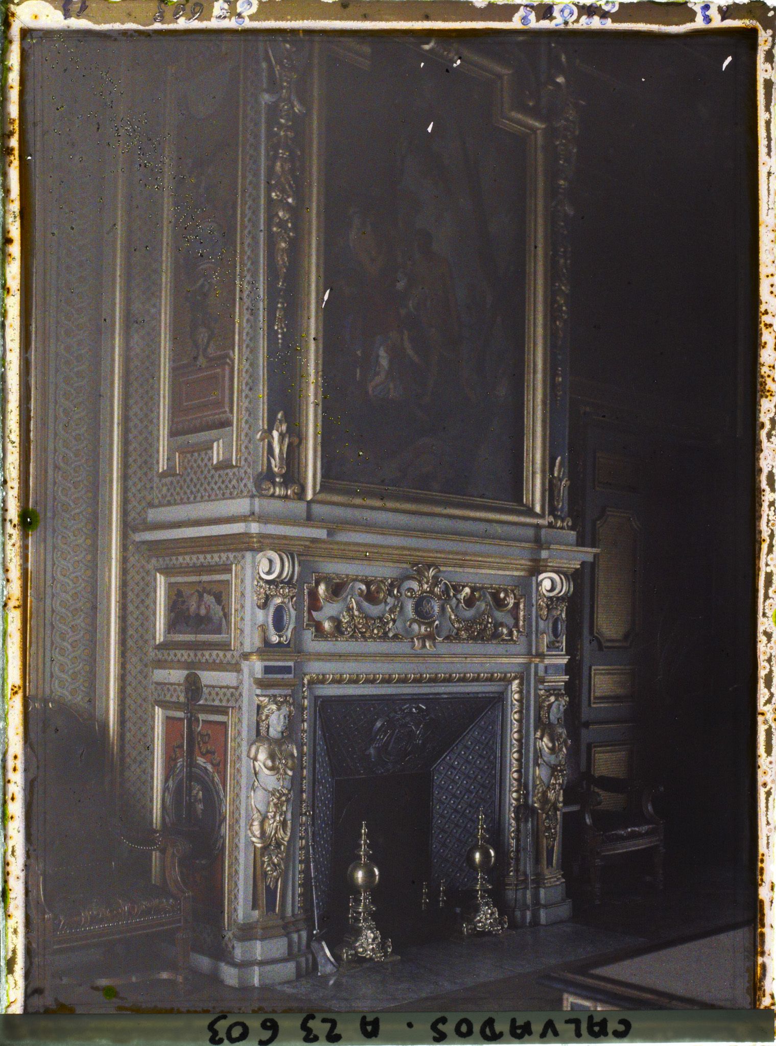 Image représentant La cheminée de la salle dorée de l'ancien évêché