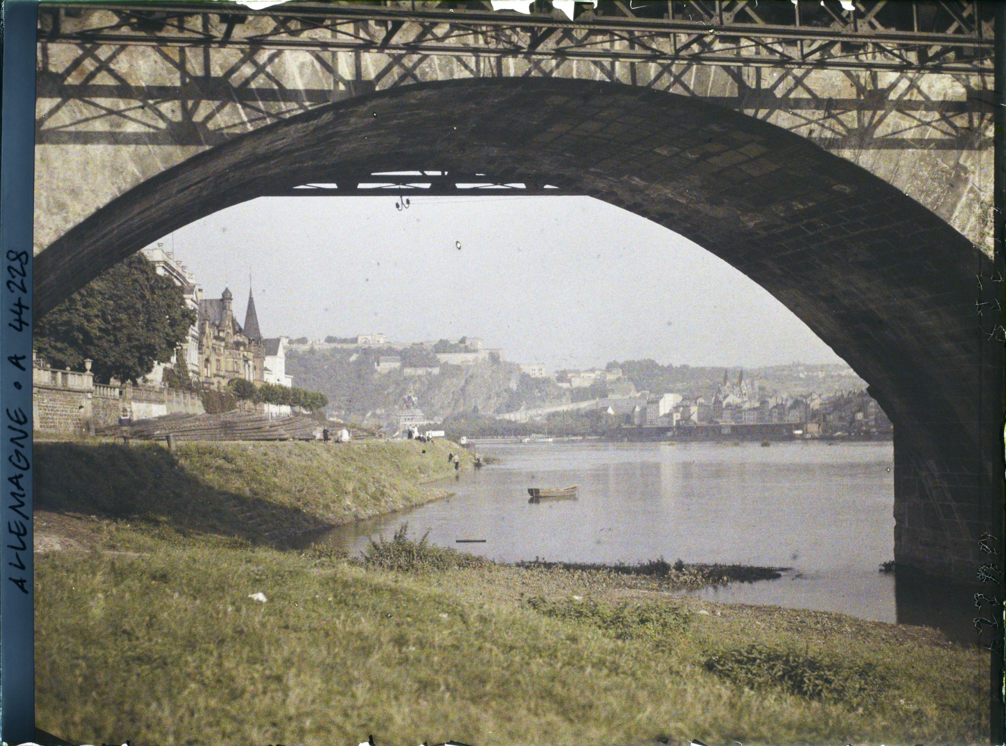 Image représentant Allemagne, Coblence, Une vue sur la Moselle